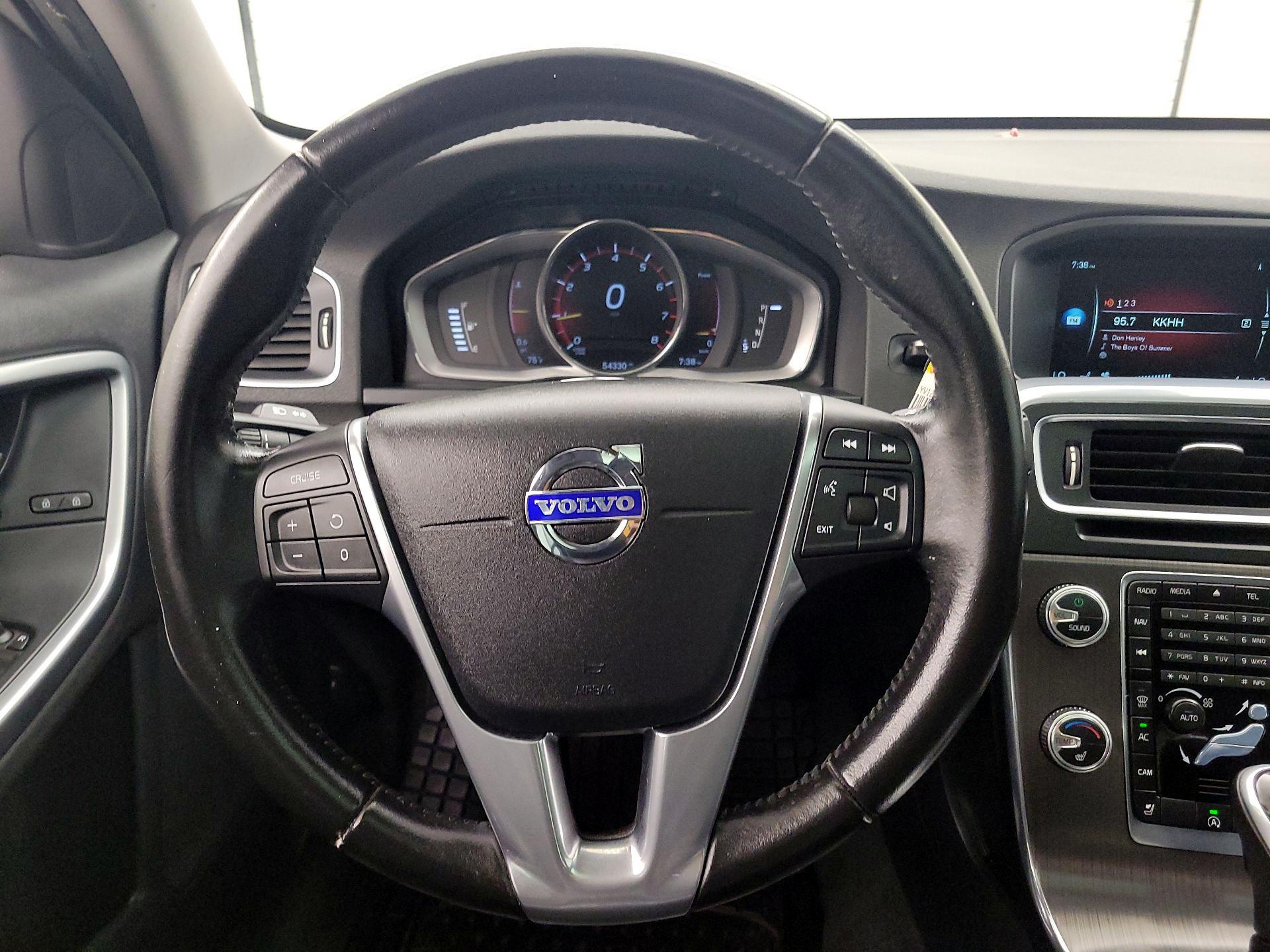 Thumbnail: 2016 Volvo S60 - 10