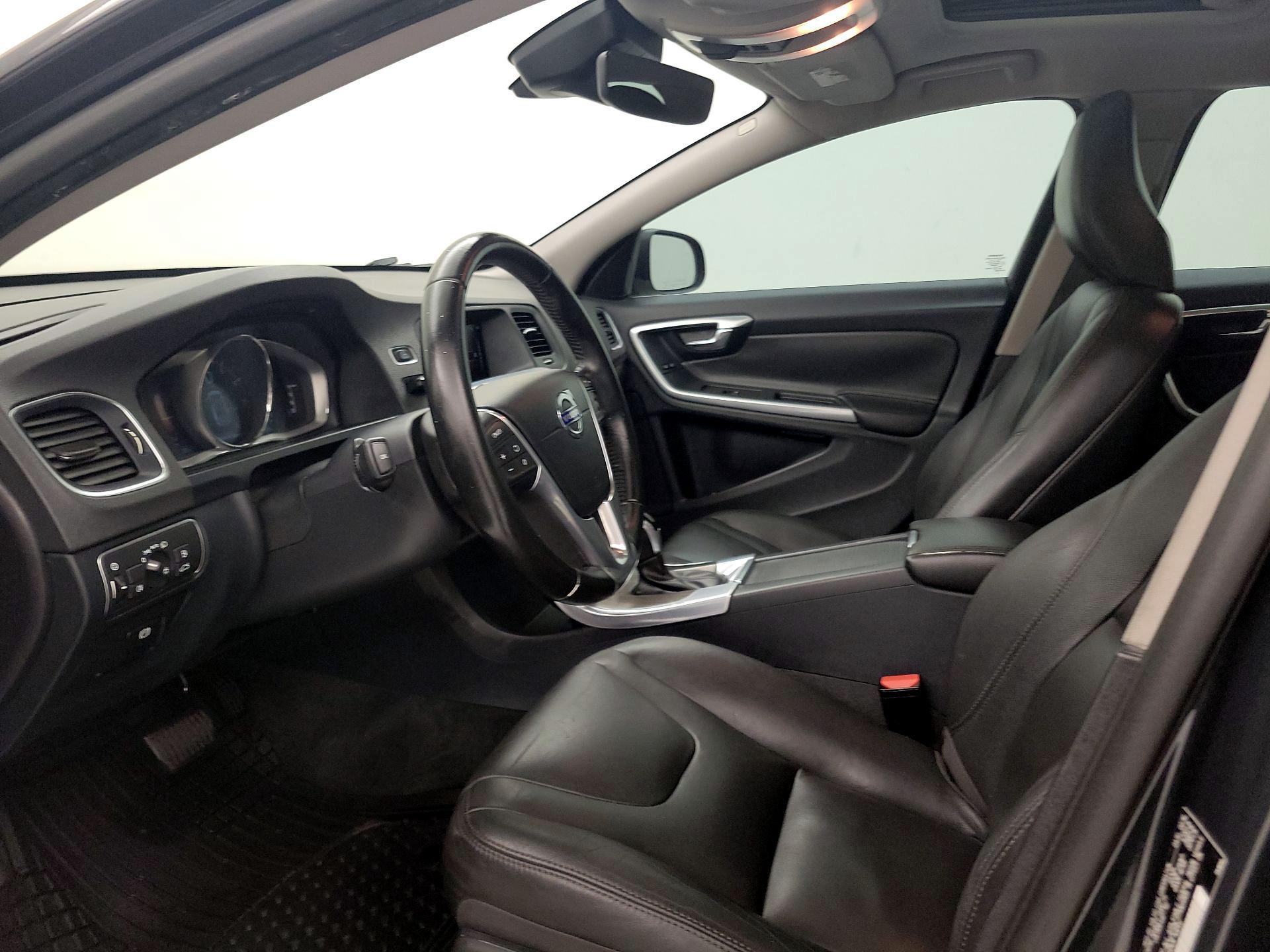 Thumbnail: 2016 Volvo S60 - 11