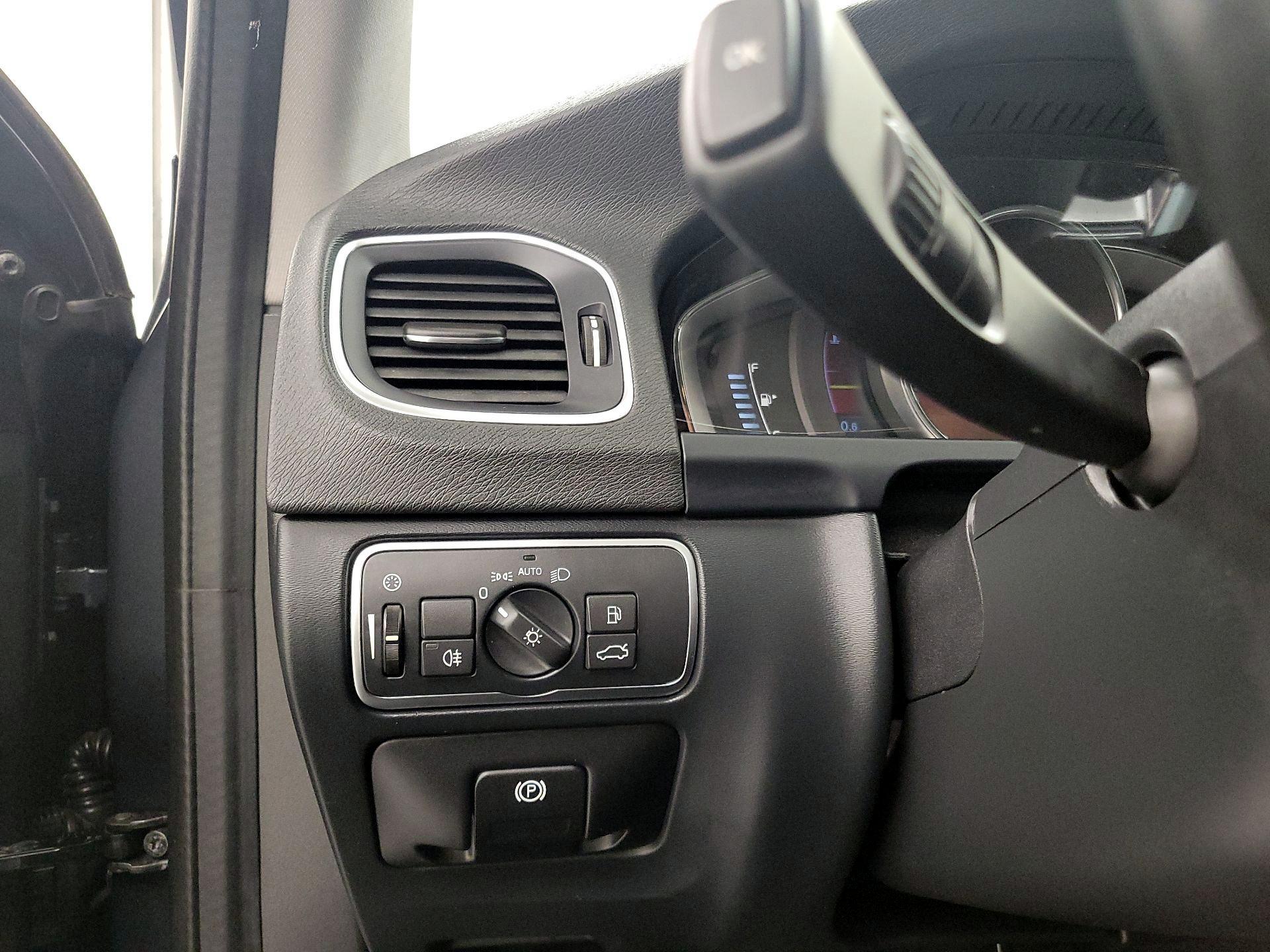 Thumbnail: 2016 Volvo S60 - 13