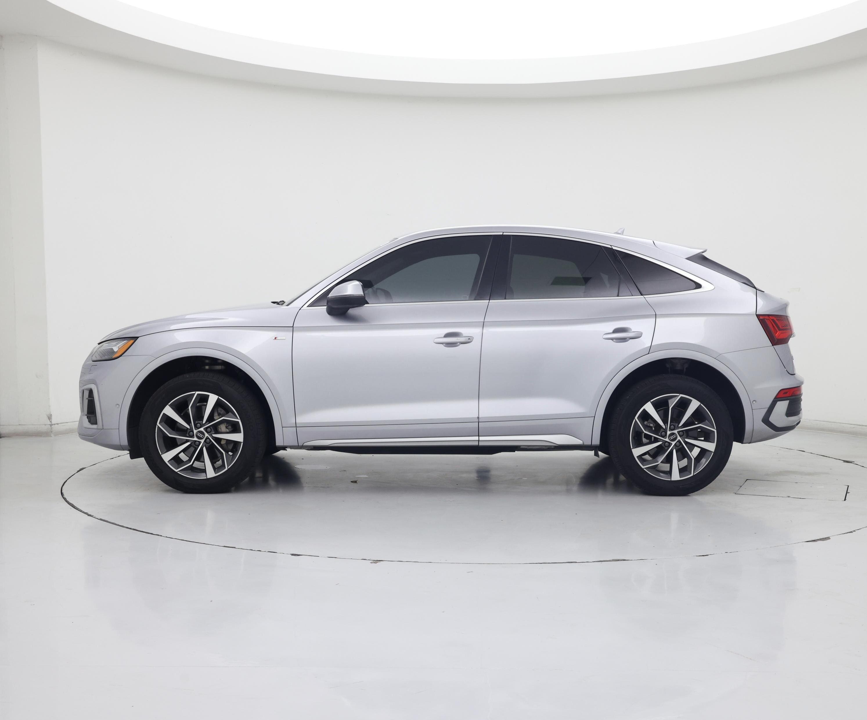 Thumbnail: 2022 Audi Q5 - 3