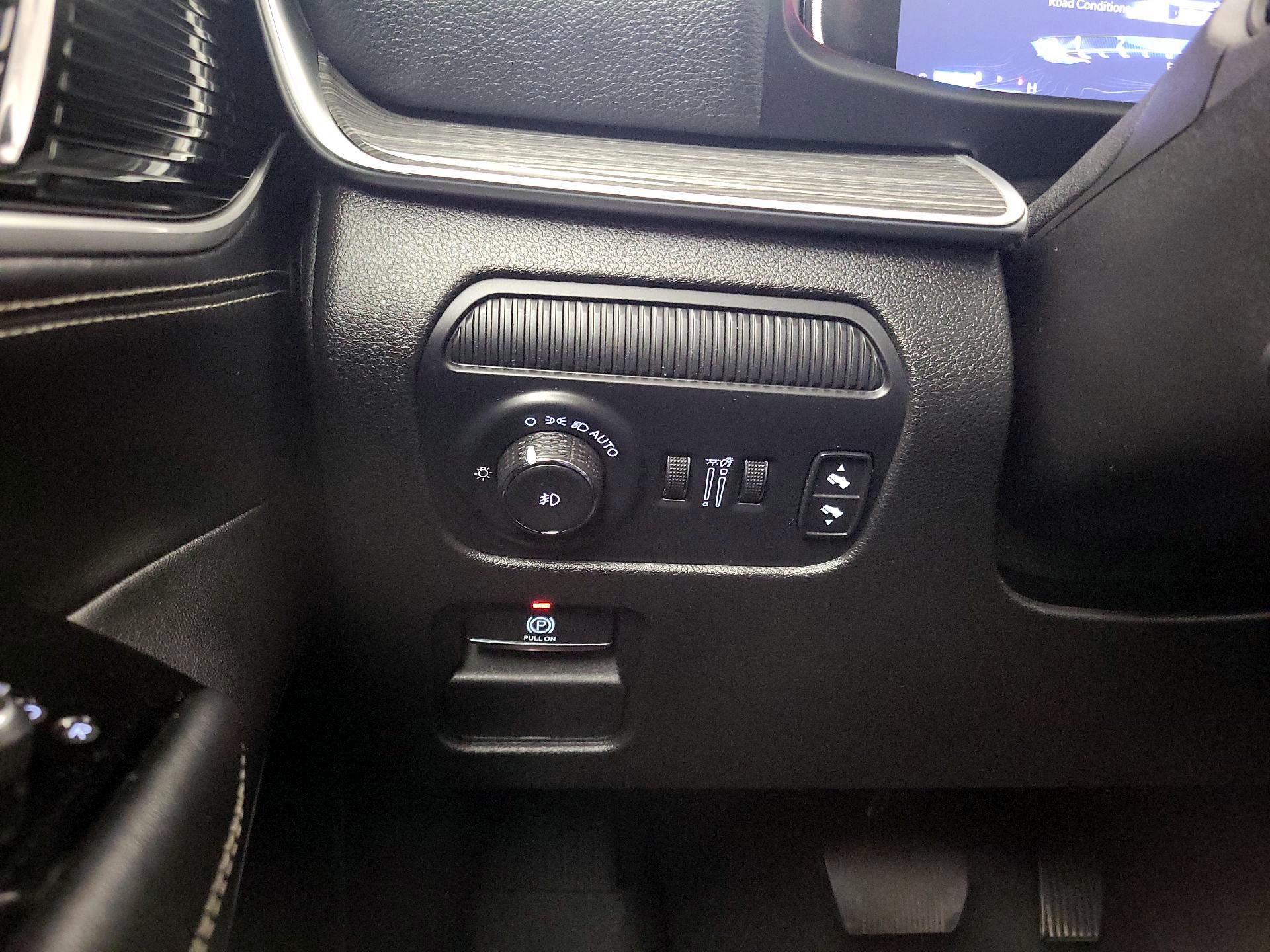 Thumbnail: 2022 Jeep Wagoneer - 13