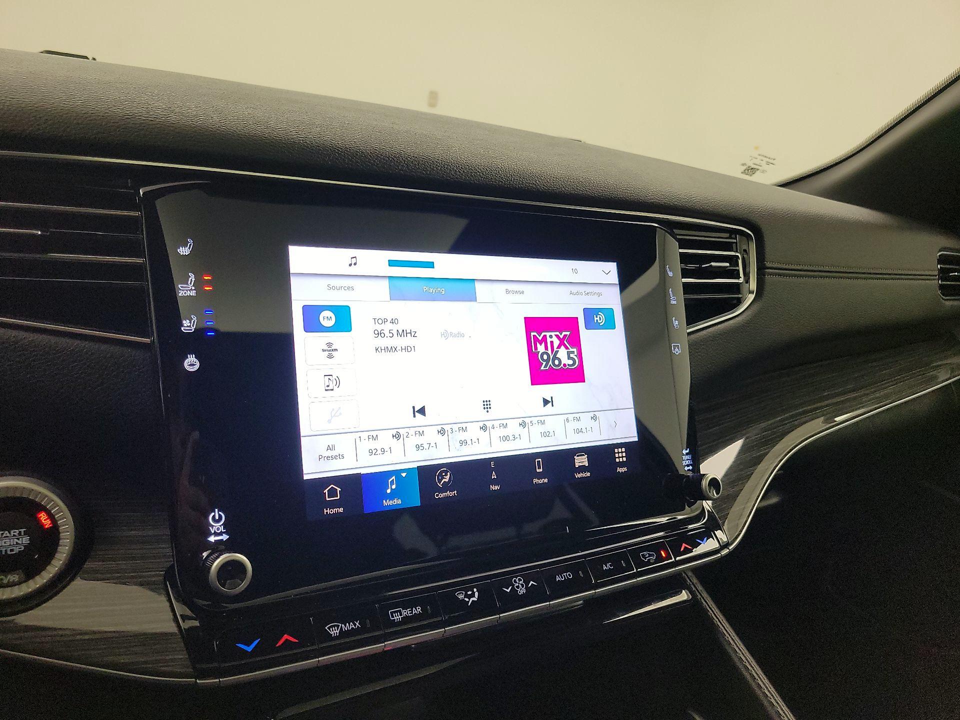 Thumbnail: 2022 Jeep Wagoneer - 16