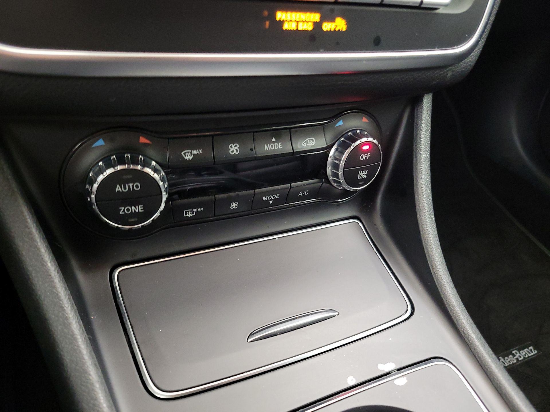 Thumbnail: 2020 Mercedes-Benz GLA - 16