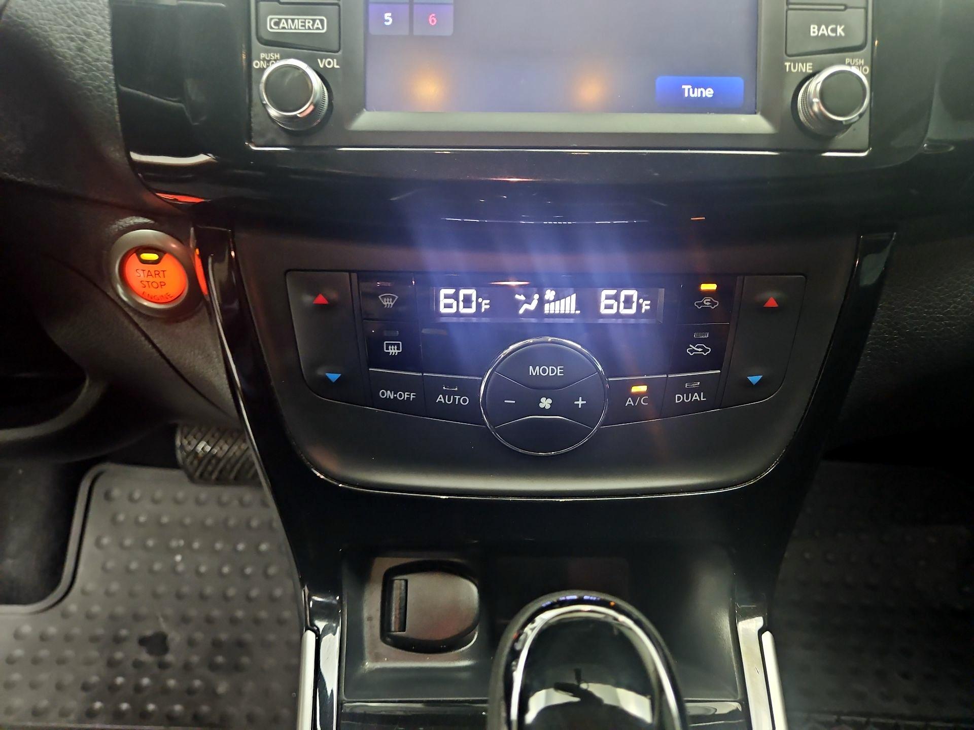 Thumbnail: 2017 Nissan Sentra - 16