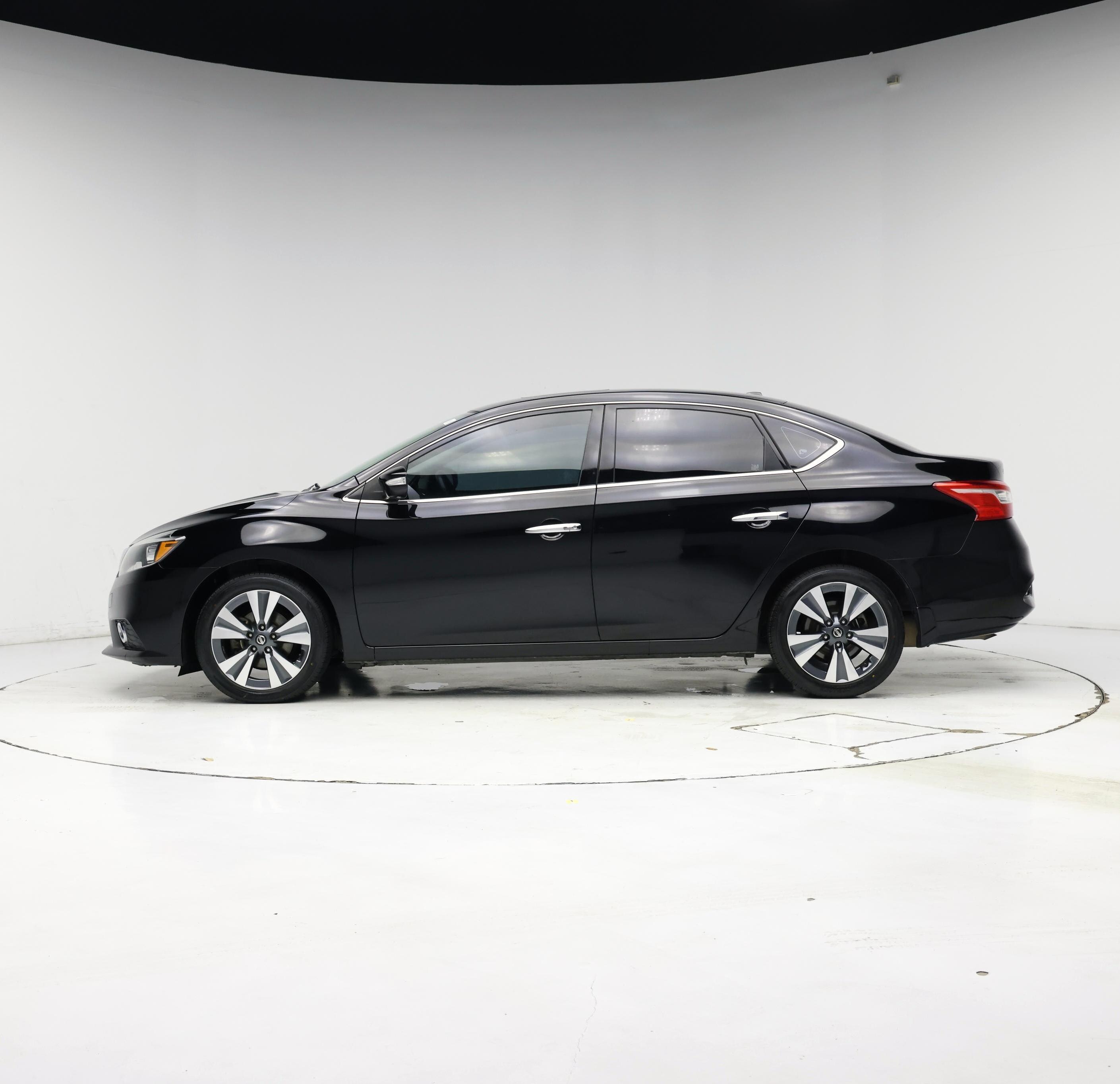 Thumbnail: 2017 Nissan Sentra - 3