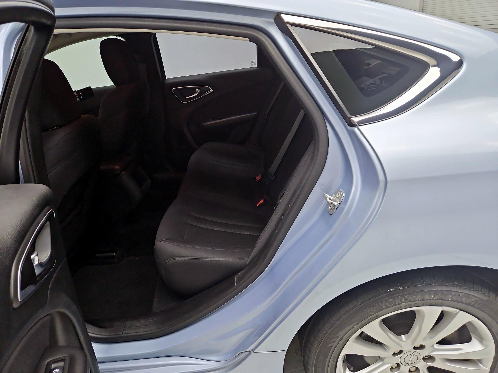 Thumbnail: 2015 Chrysler 200 - 18