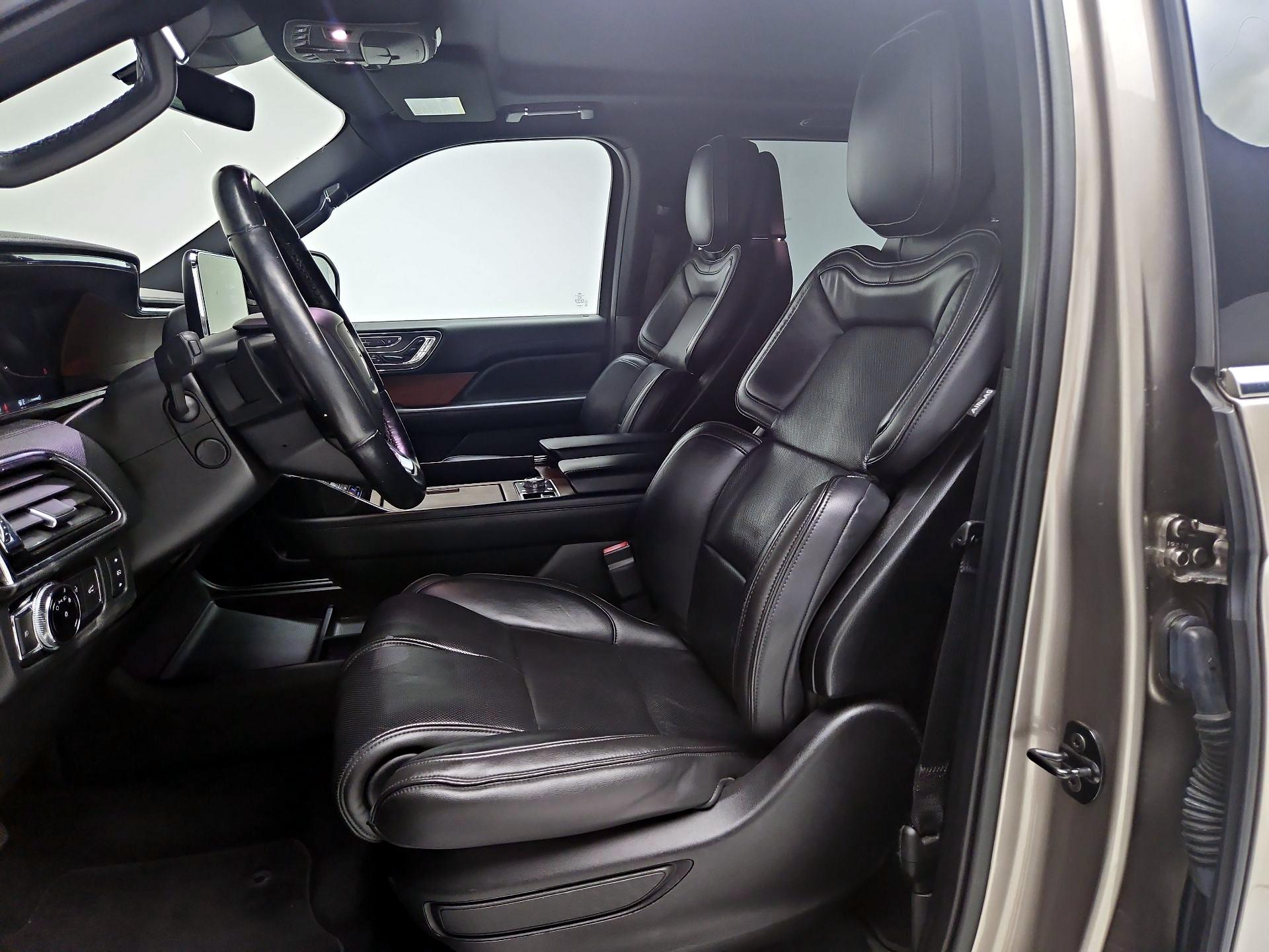 Thumbnail: 2018 Lincoln Navigator - 11