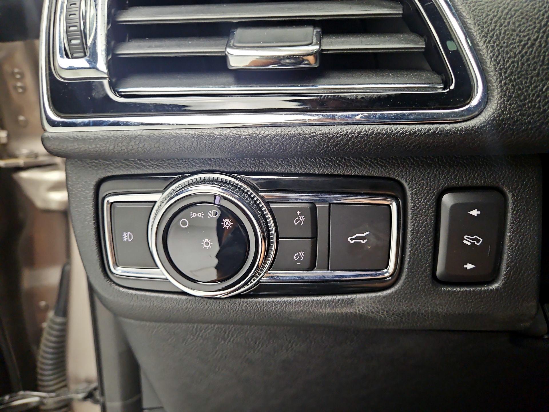 Thumbnail: 2018 Lincoln Navigator - 13