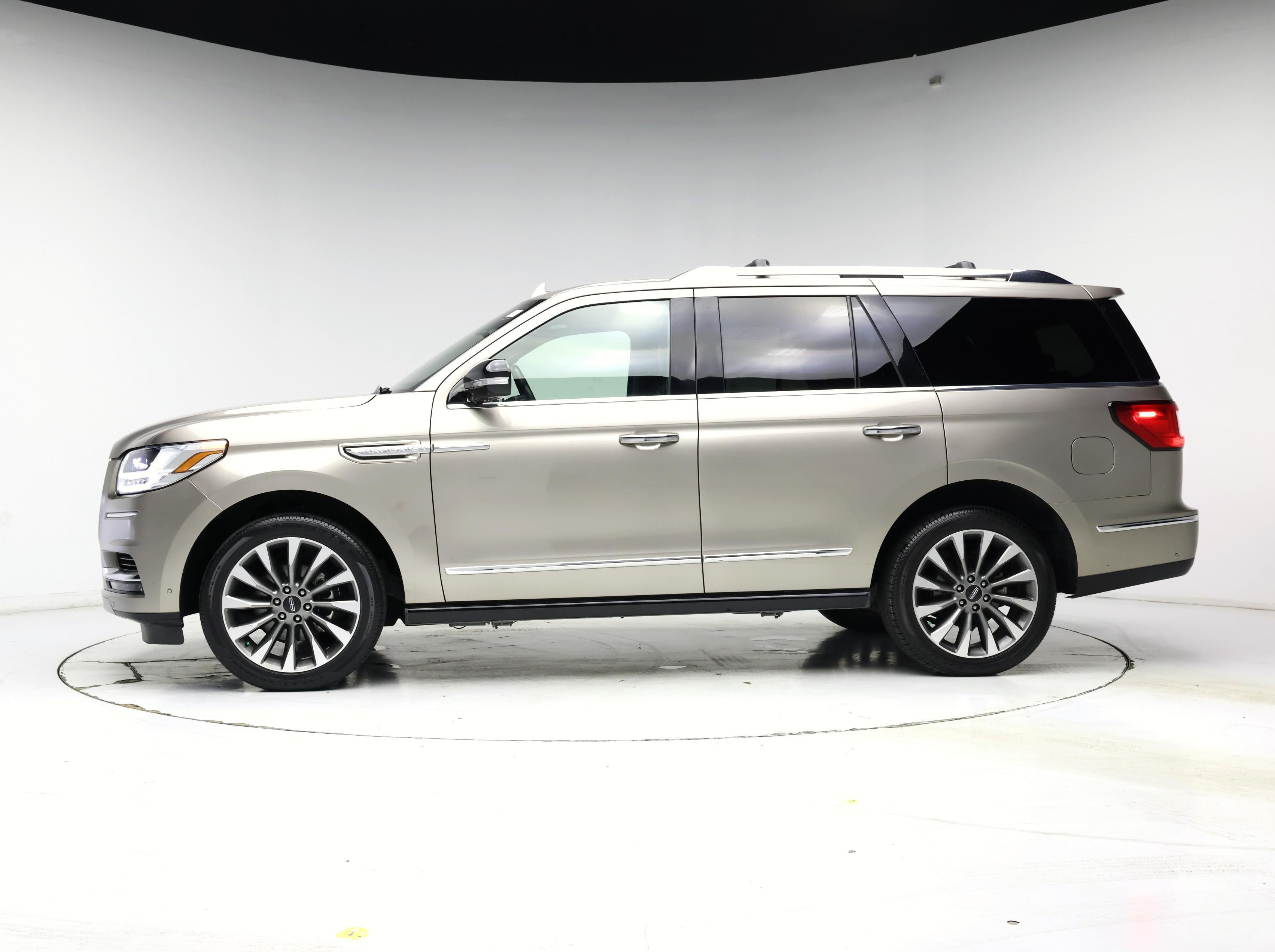 Thumbnail: 2018 Lincoln Navigator - 3