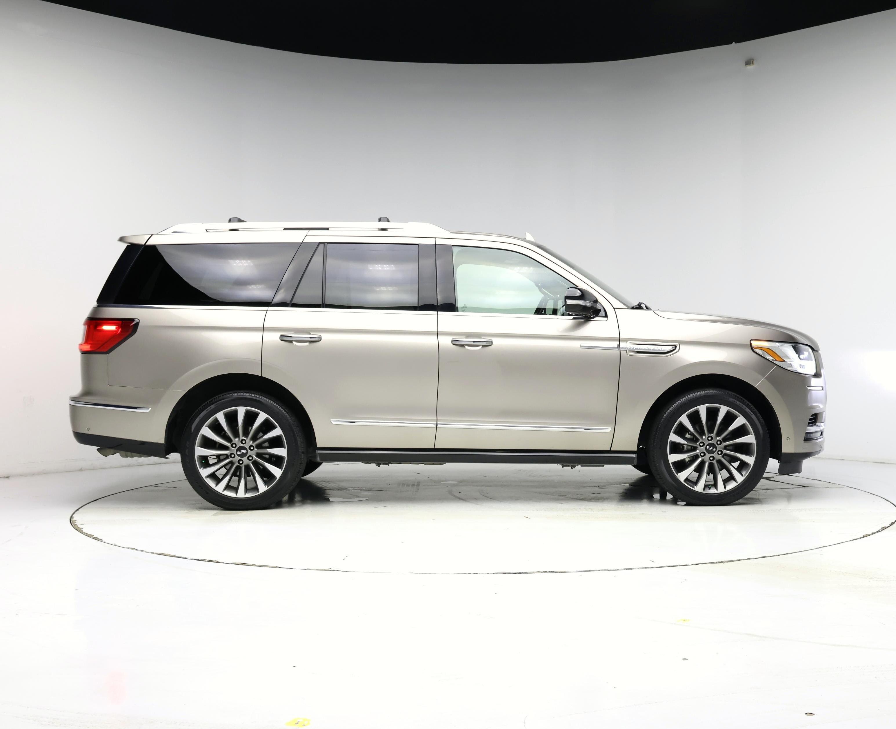 Thumbnail: 2018 Lincoln Navigator - 7