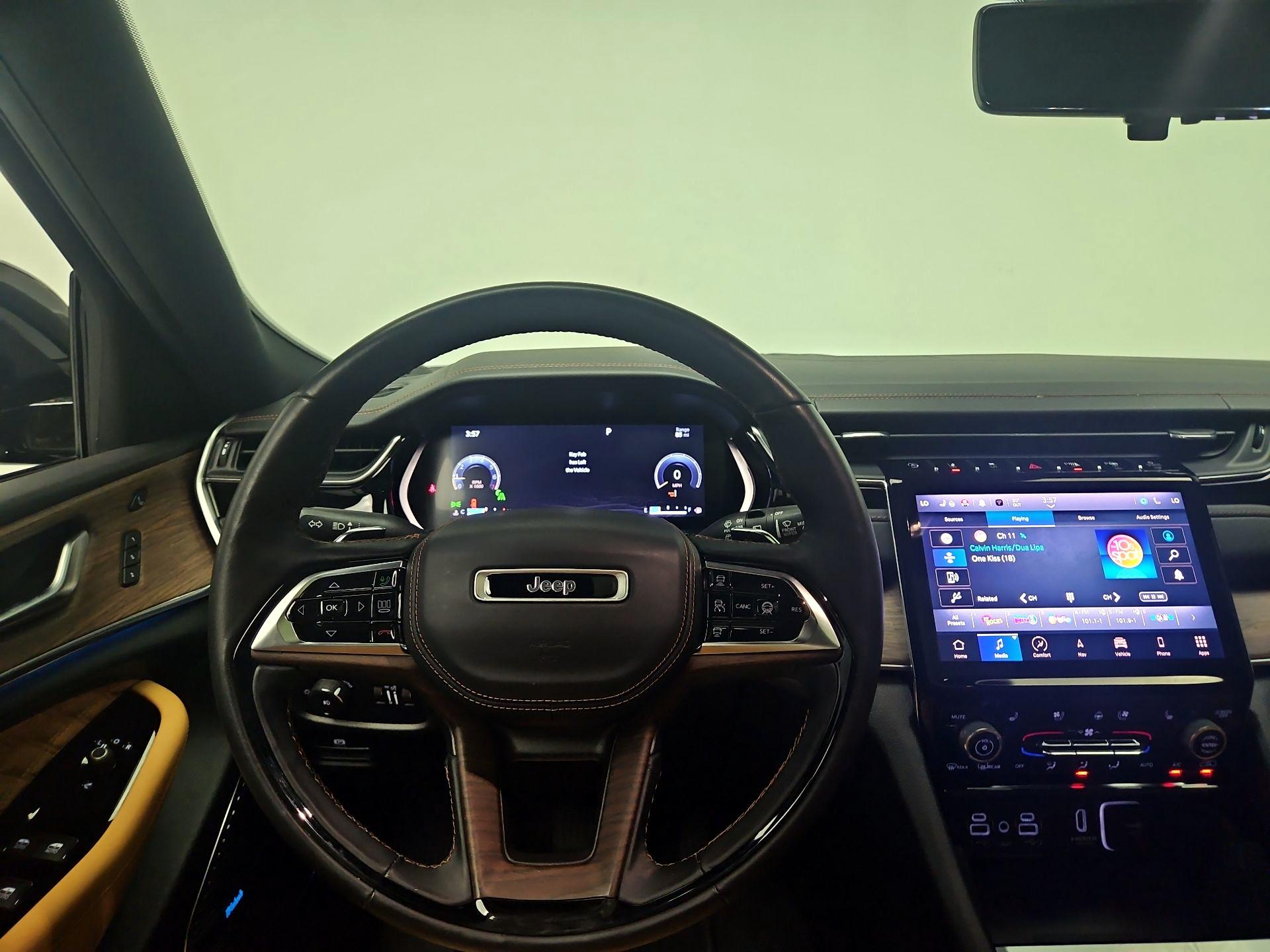 Thumbnail: 2022 Jeep Grand Cherokee - 10