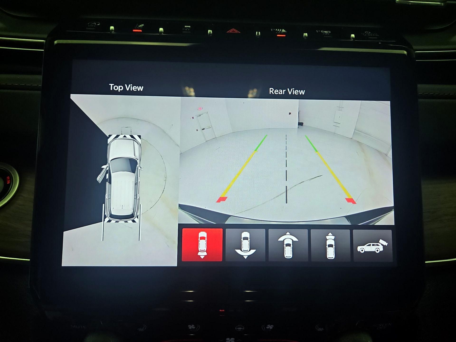 Thumbnail: 2022 Jeep Grand Cherokee - 14