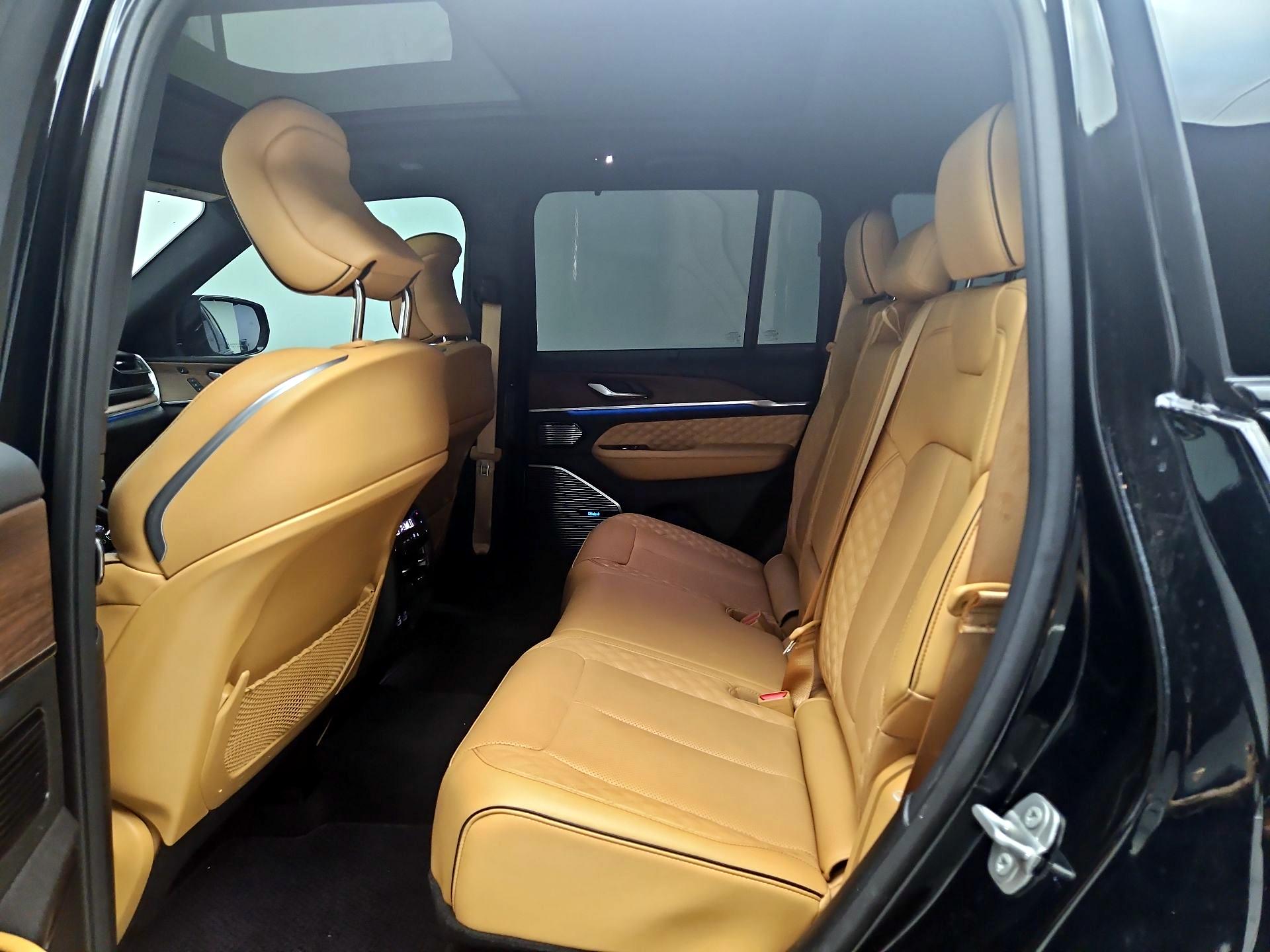 Thumbnail: 2022 Jeep Grand Cherokee - 20