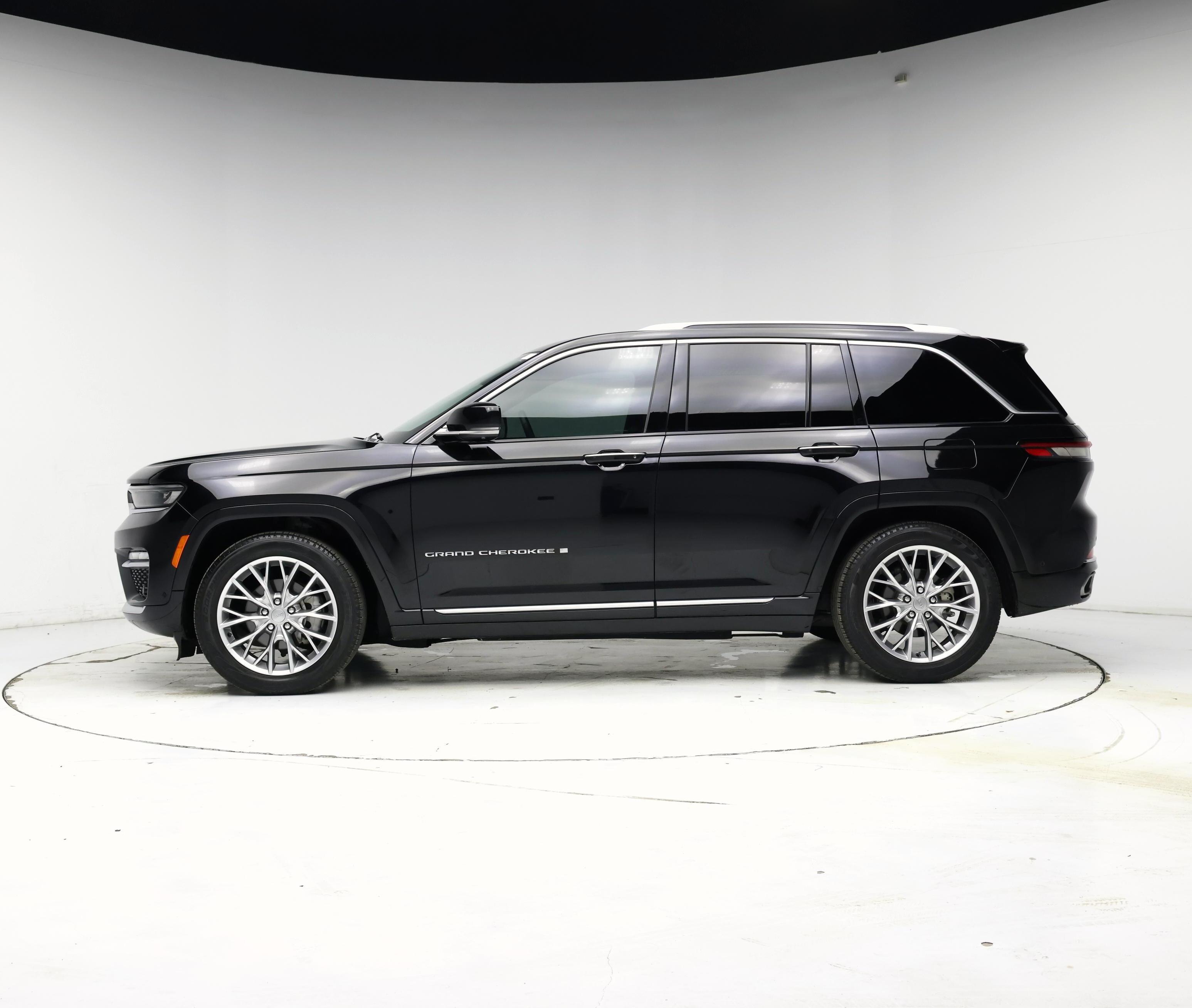 Thumbnail: 2022 Jeep Grand Cherokee - 3