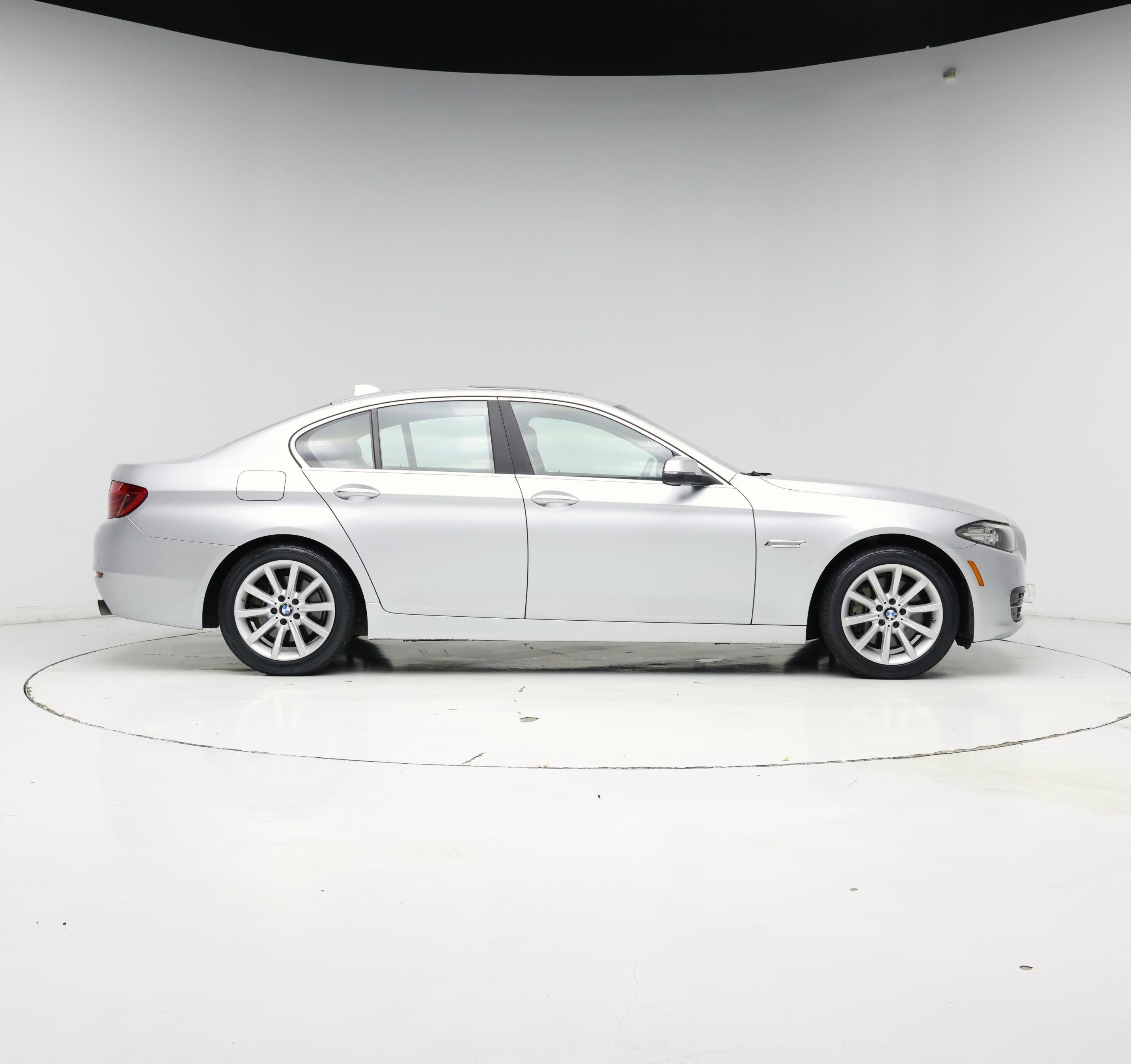 Thumbnail: 2014 BMW 5 Series - 7