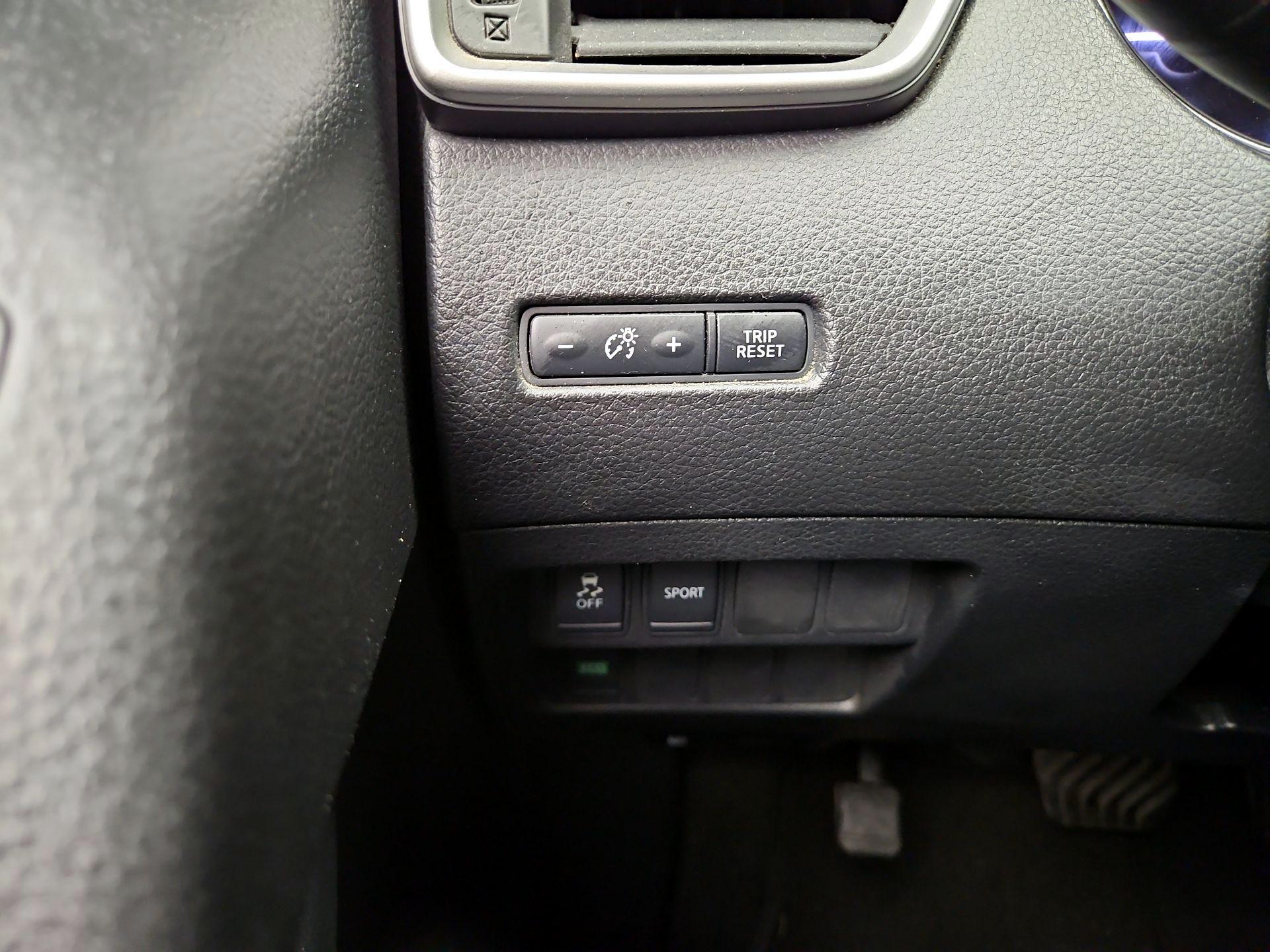 Thumbnail: 2015 Nissan Rogue - 13