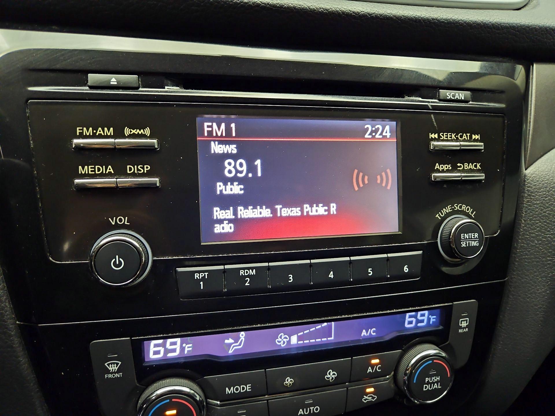 Thumbnail: 2015 Nissan Rogue - 15