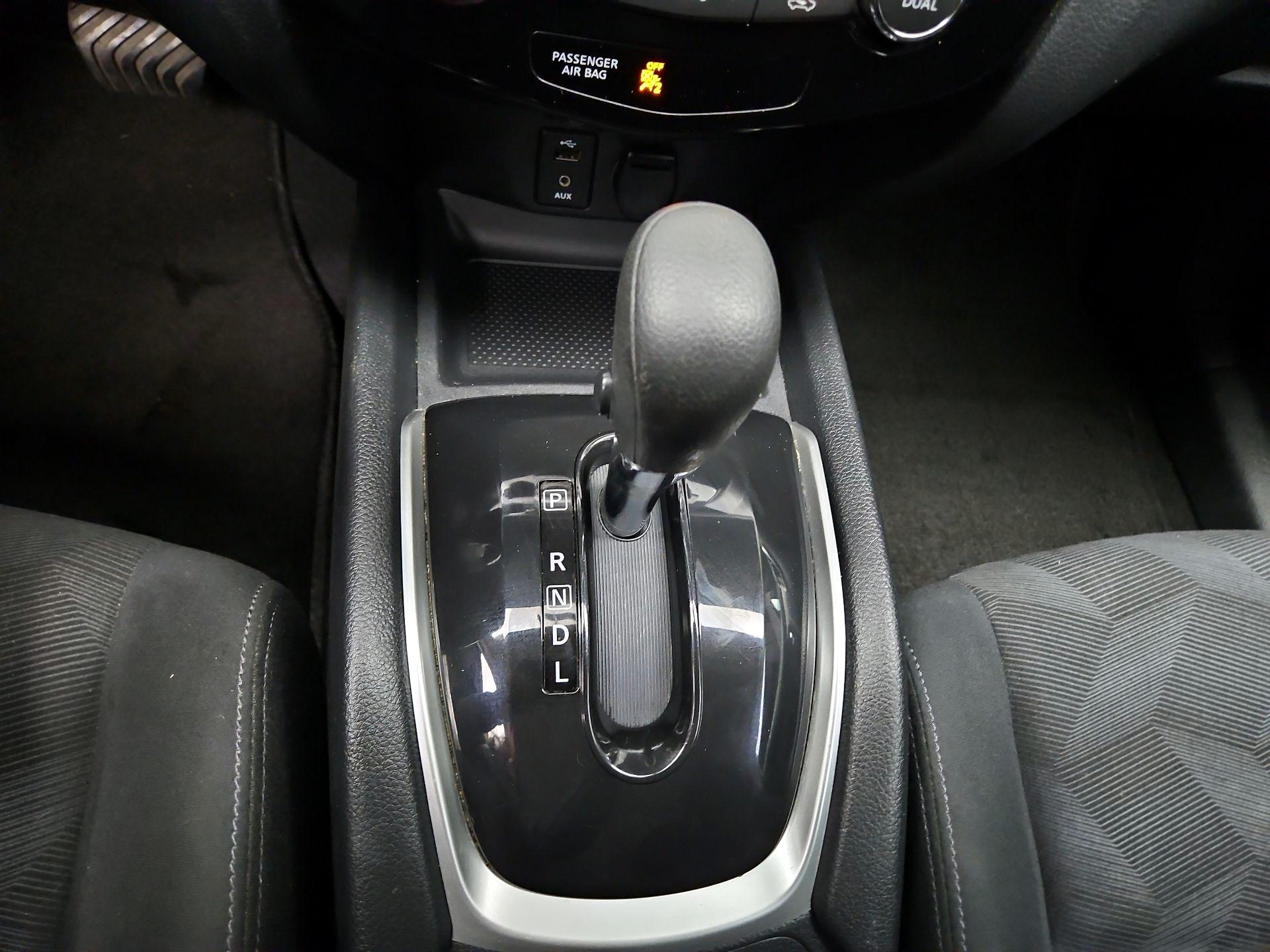 Thumbnail: 2015 Nissan Rogue - 17
