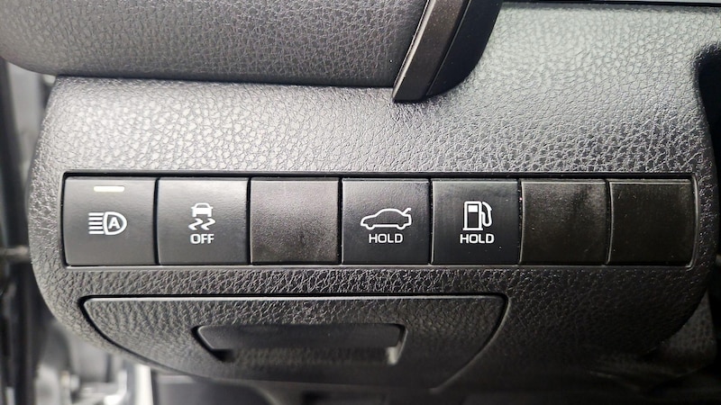 2021 Toyota Camry SE 13