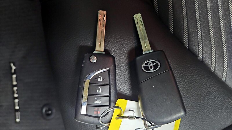 2021 Toyota Camry SE 23