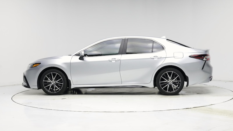 2021 Toyota Camry SE 3