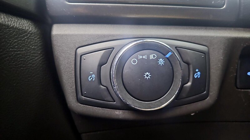 2016 Ford Fusion SE 13