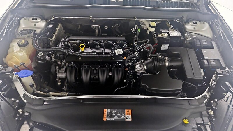 2016 Ford Fusion SE 21