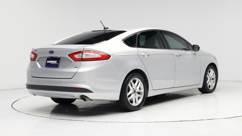 2016 Ford Fusion SE 8