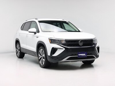White 2022 Volkswagen Taos SE