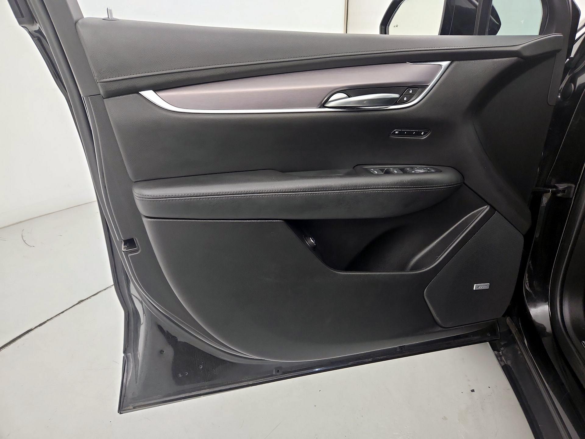 Thumbnail: 2019 Cadillac XT5 - 12