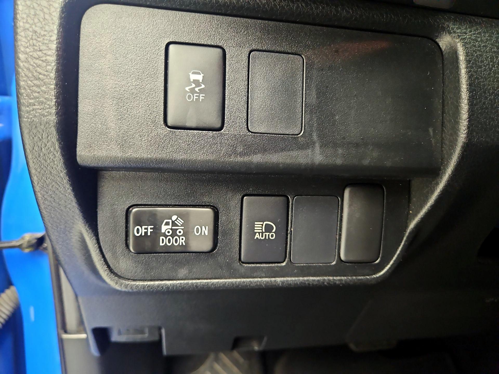 Thumbnail: 2021 Toyota Tacoma - 13