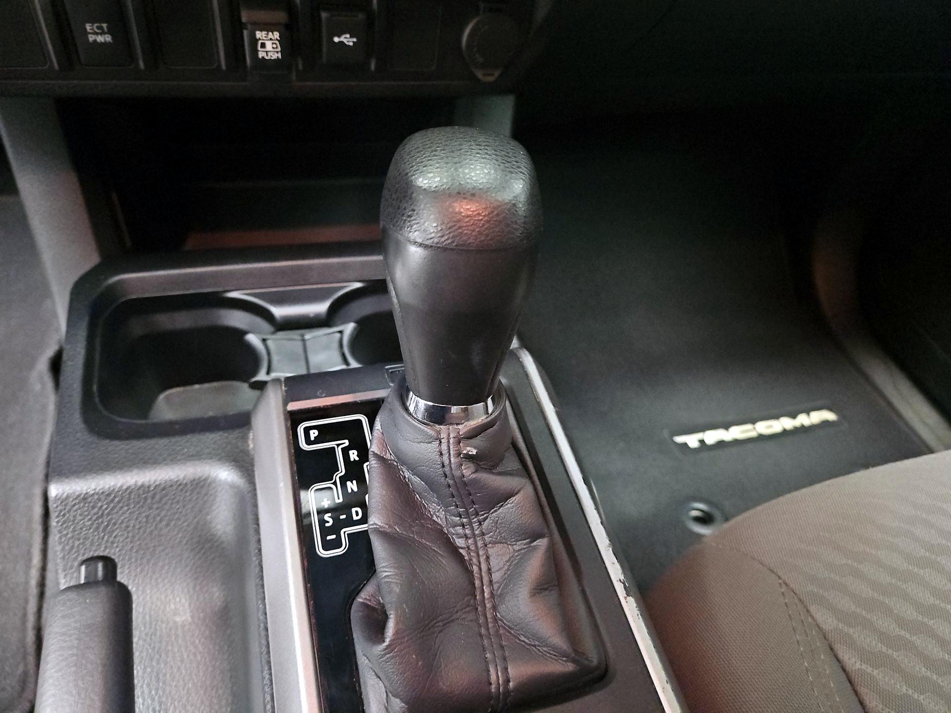 Thumbnail: 2021 Toyota Tacoma - 17