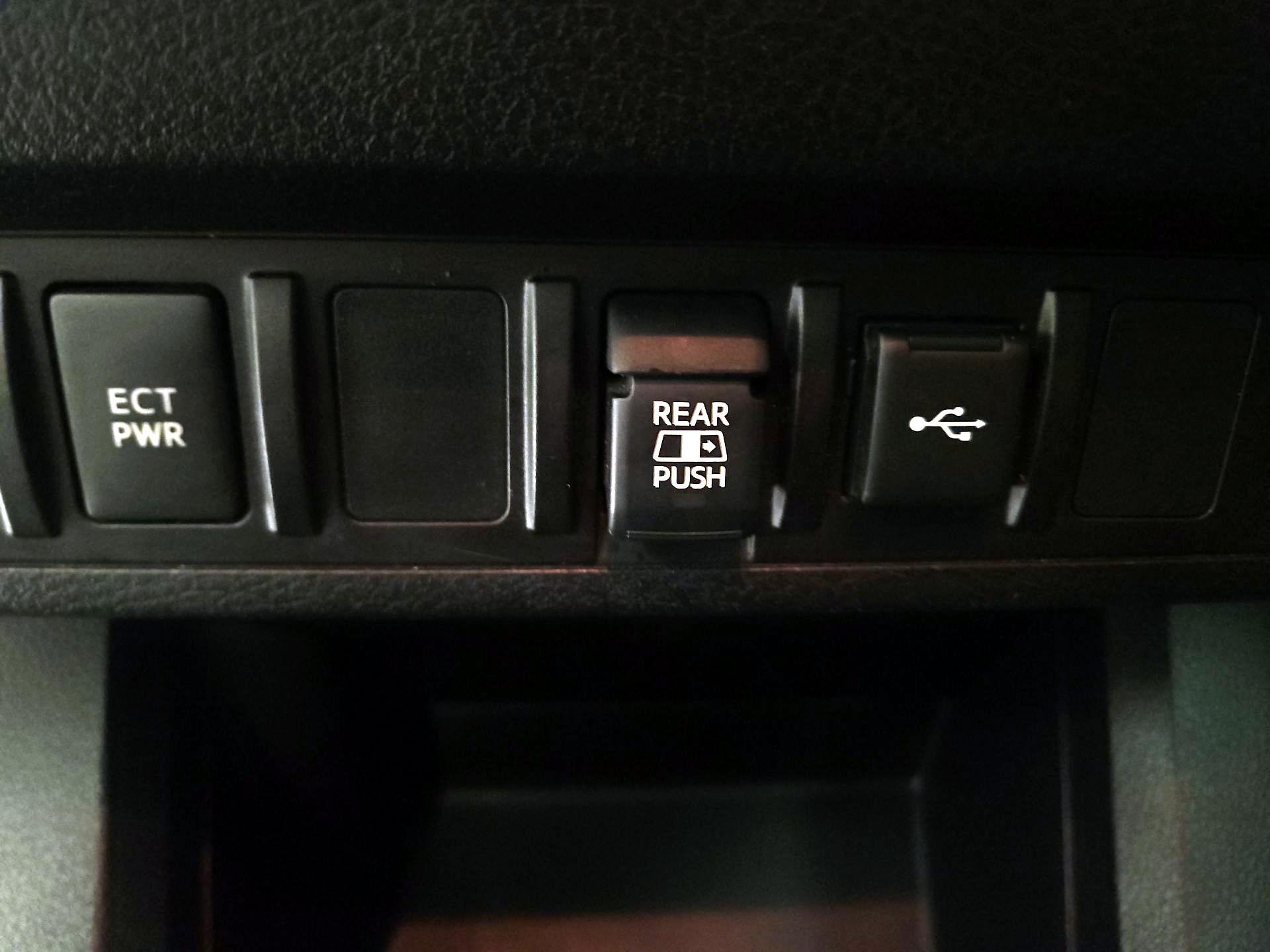 Thumbnail: 2021 Toyota Tacoma - 18