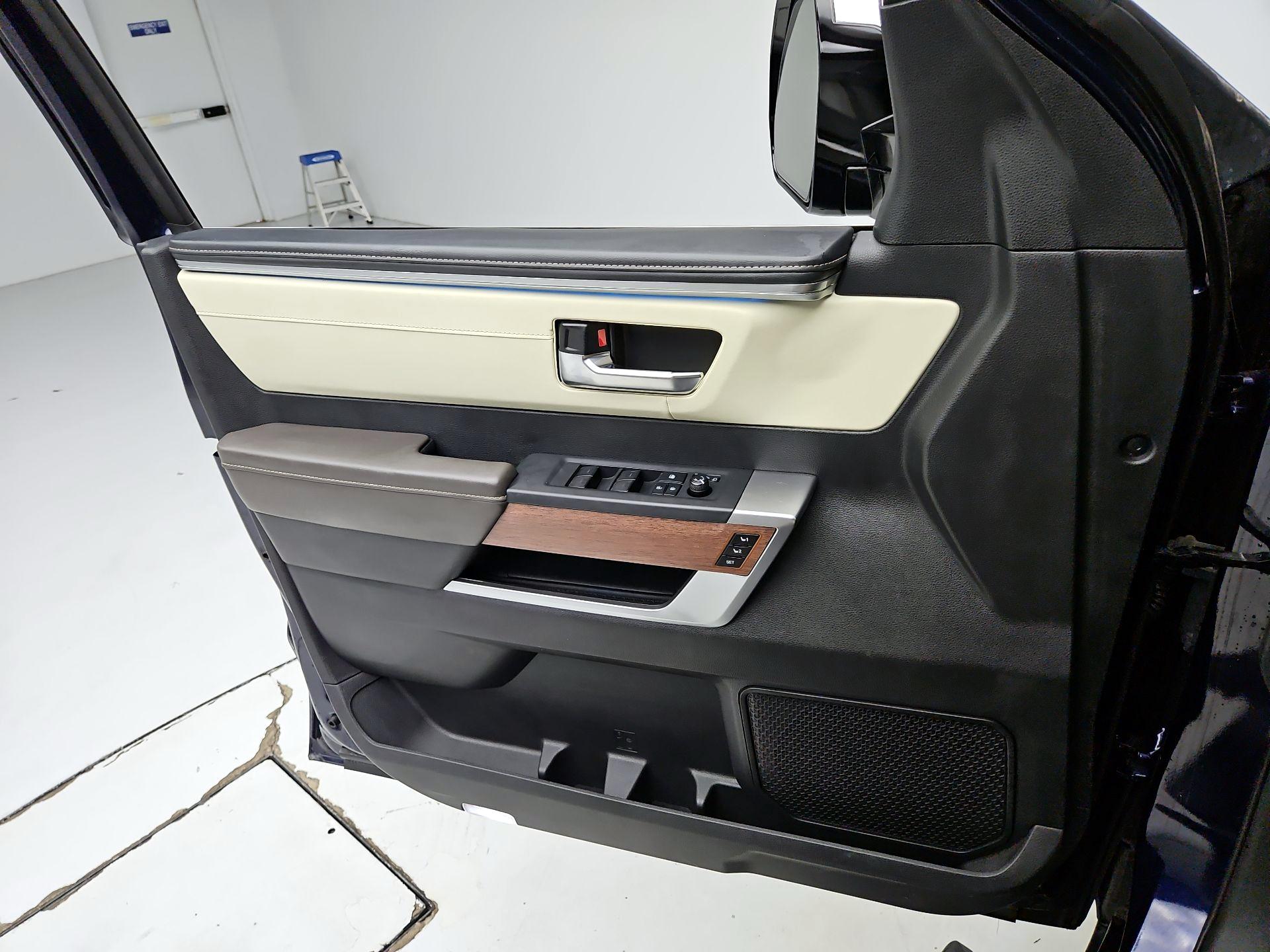 Thumbnail: 2022 Toyota Tundra - 10