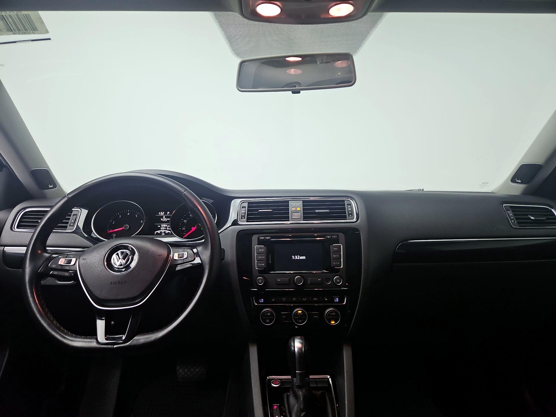 Thumbnail: 2015 Volkswagen Jetta - 9