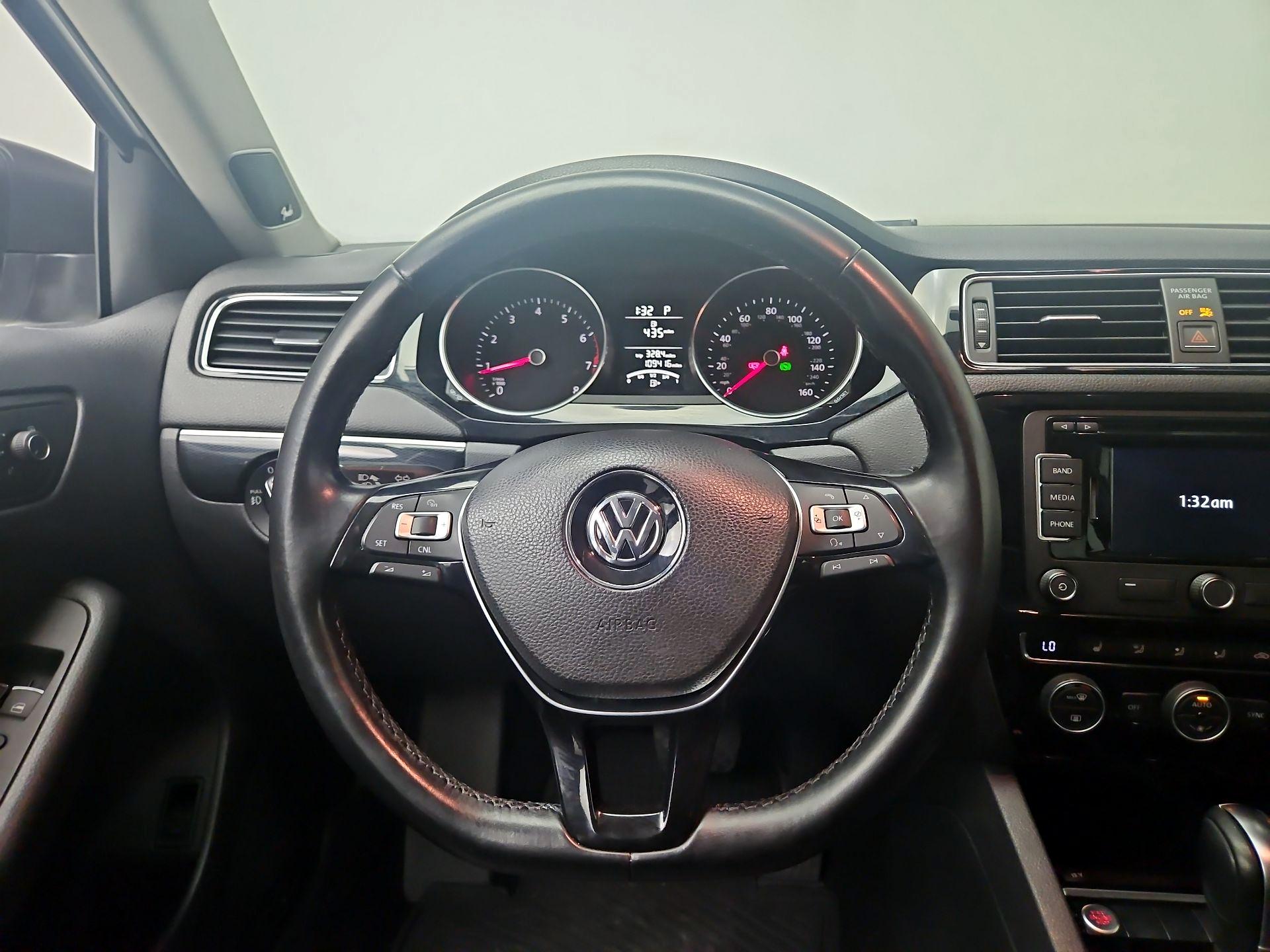 Thumbnail: 2015 Volkswagen Jetta - 10