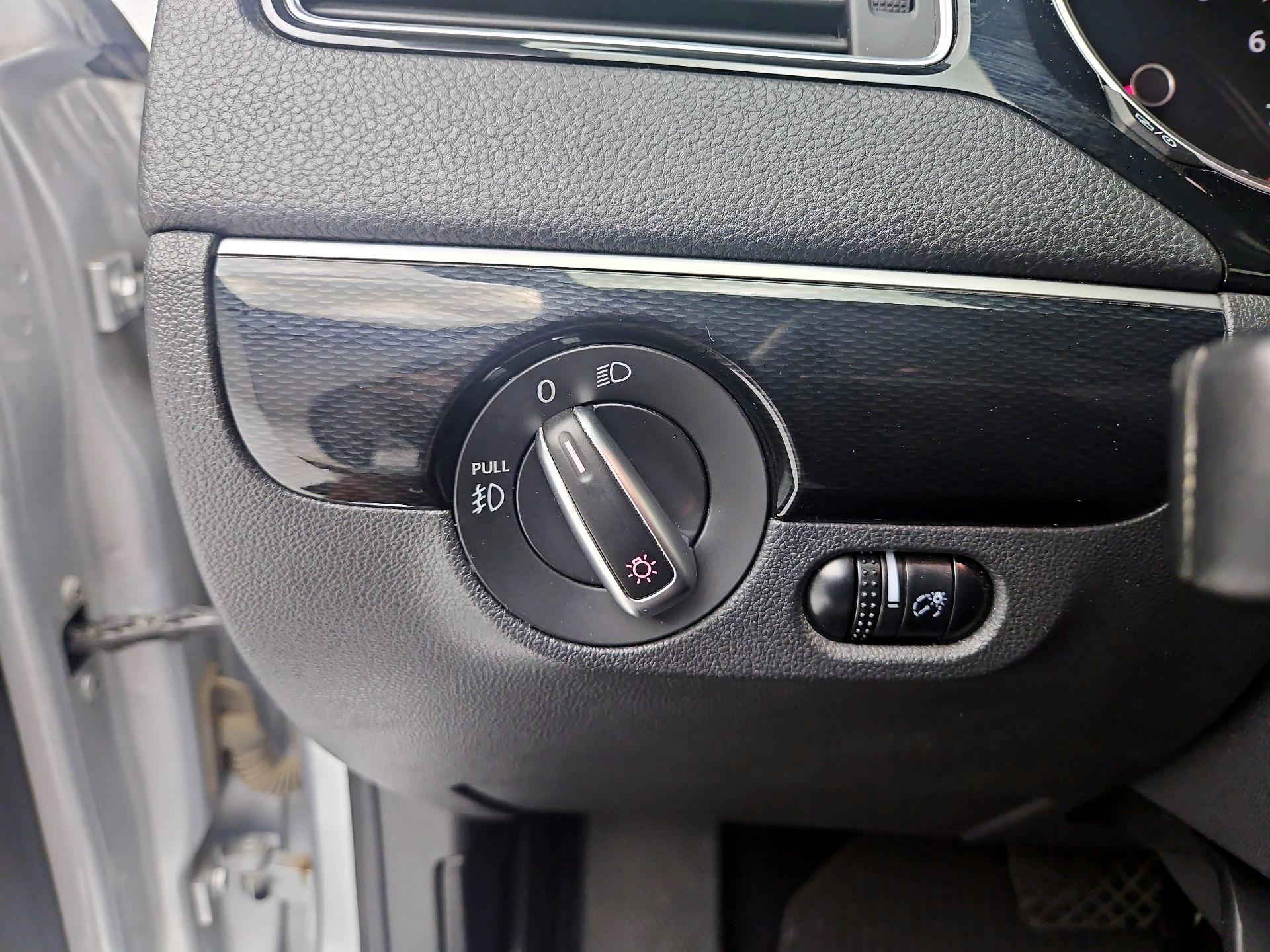 Thumbnail: 2015 Volkswagen Jetta - 13