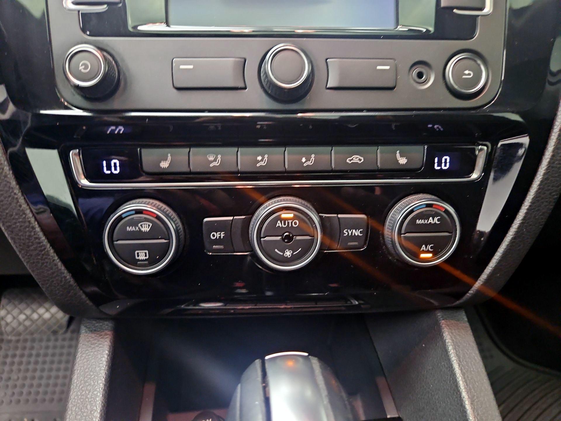 Thumbnail: 2015 Volkswagen Jetta - 16