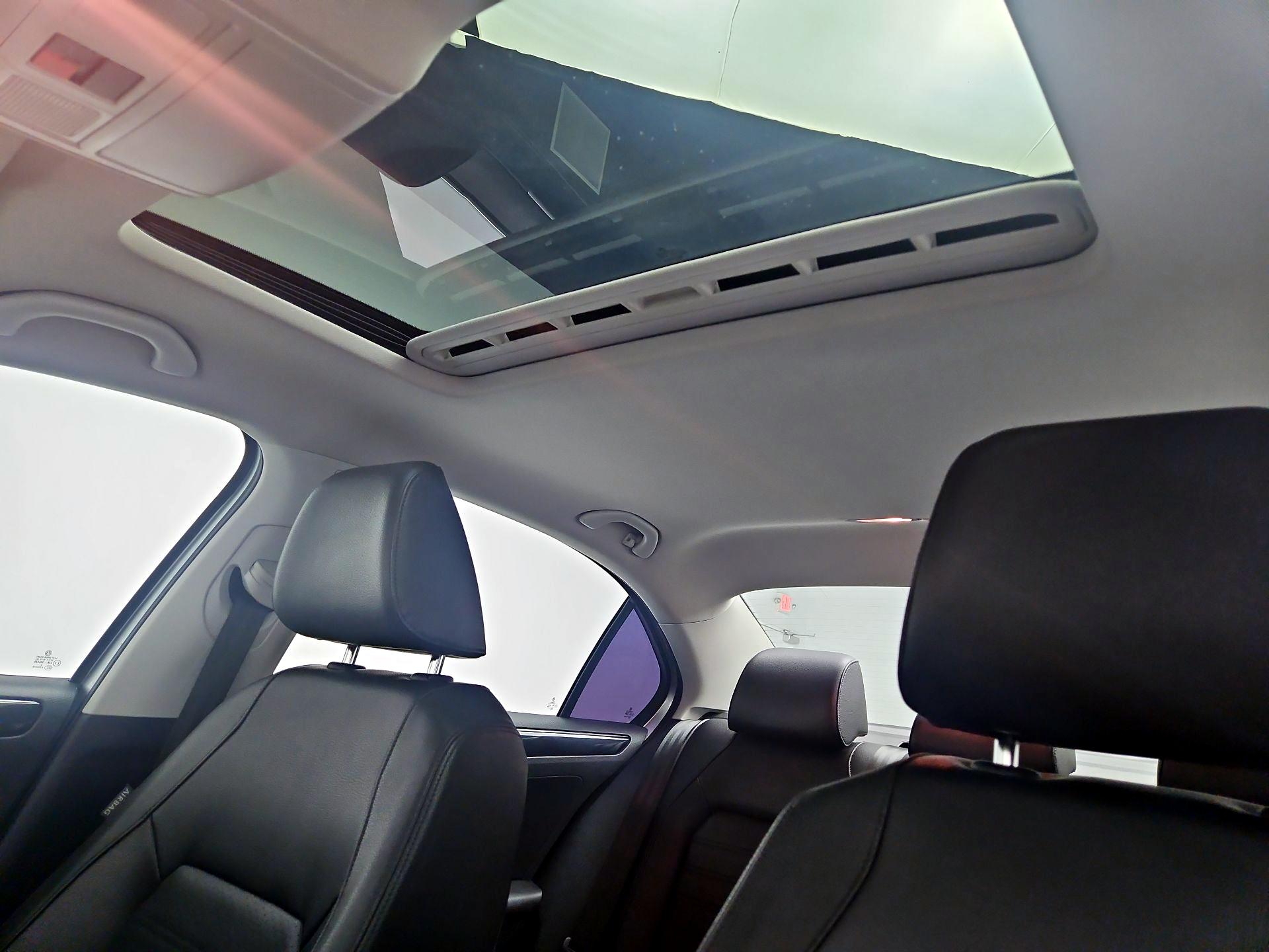 Thumbnail: 2015 Volkswagen Jetta - 18