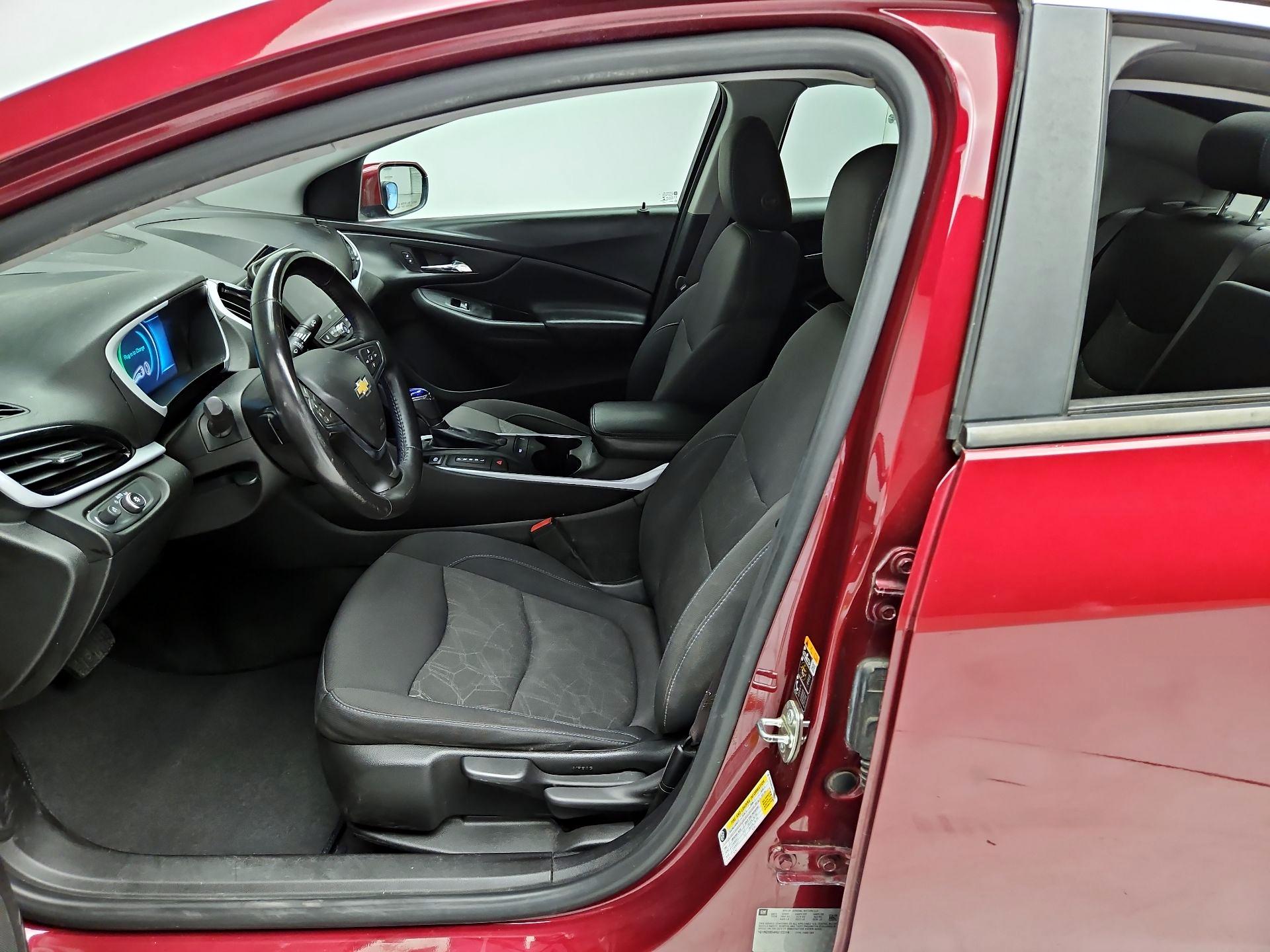 Thumbnail: 2017 Chevrolet Volt - 11