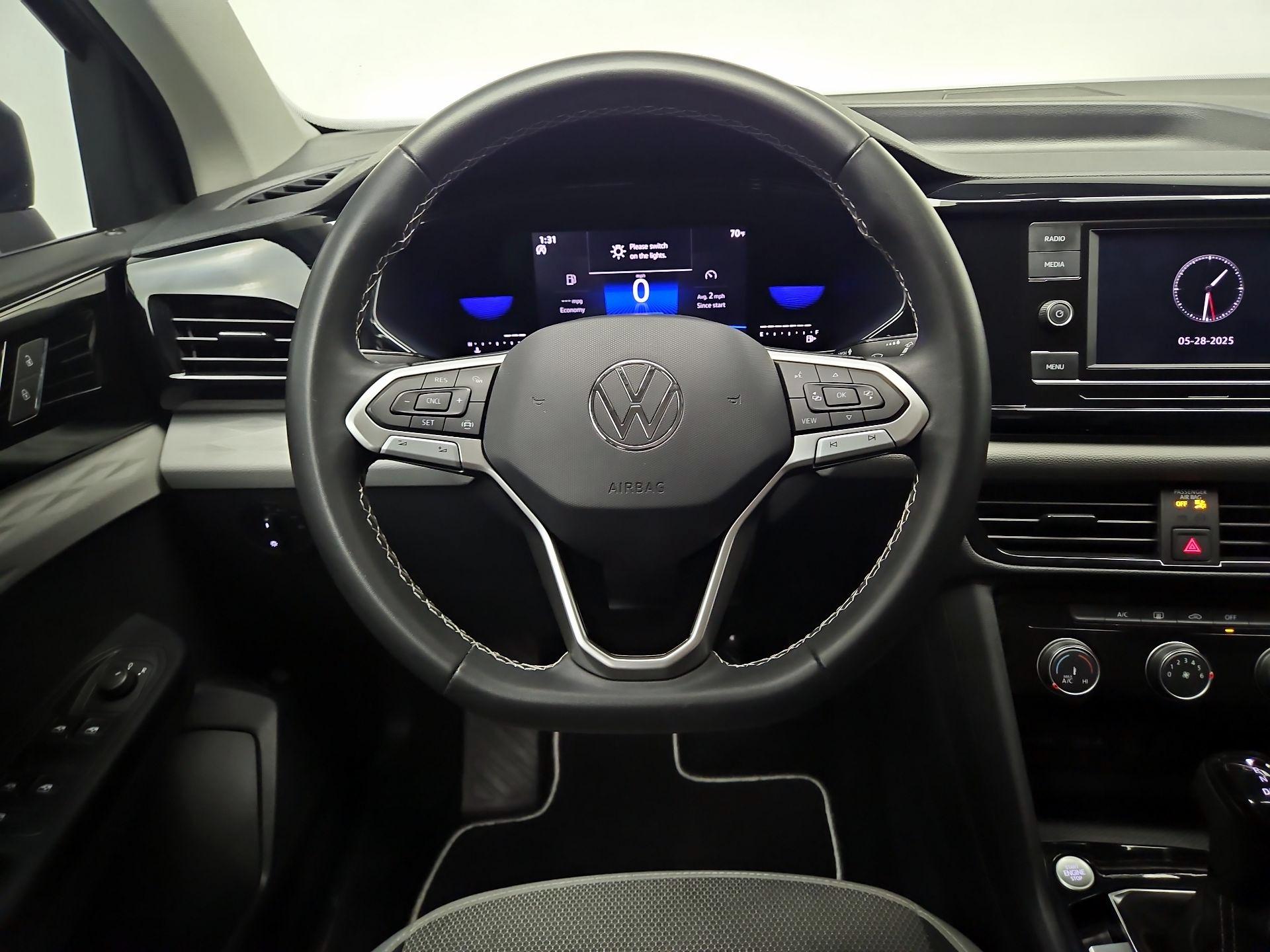 Thumbnail: 2023 Volkswagen Taos - 10
