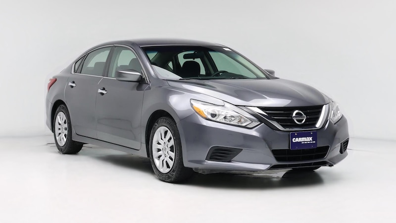 2016 Nissan Altima S Hero Image