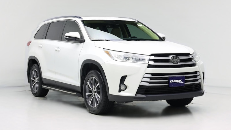 2019 Toyota Highlander XLE Hero Image