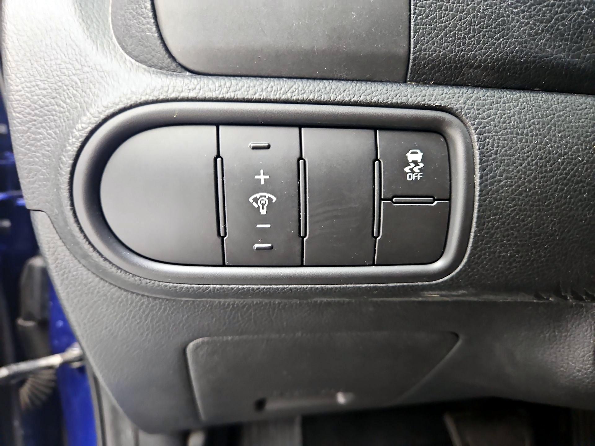 Thumbnail: 2018 Kia Forte - 13