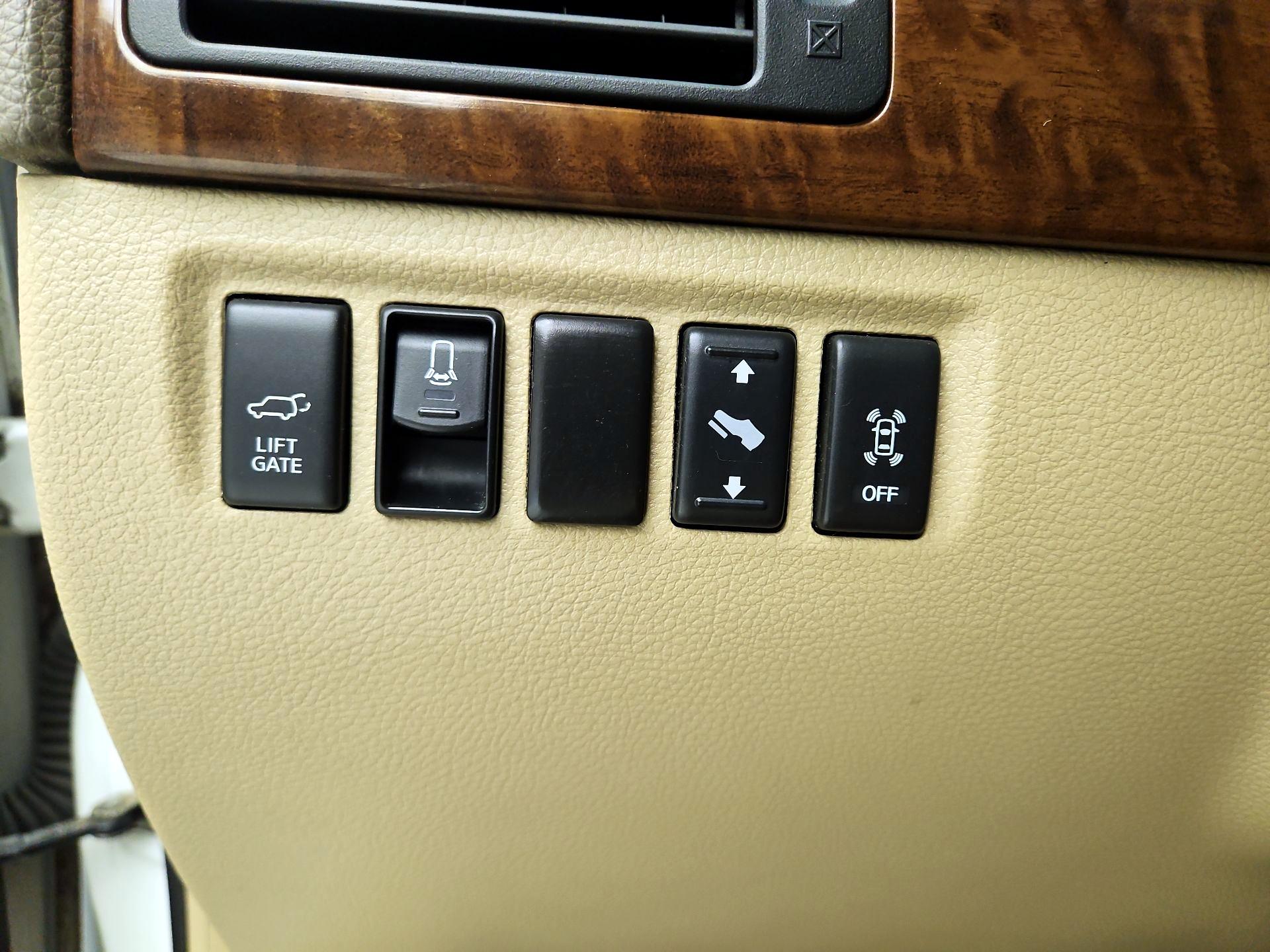 Thumbnail: 2013 Nissan Armada - 13