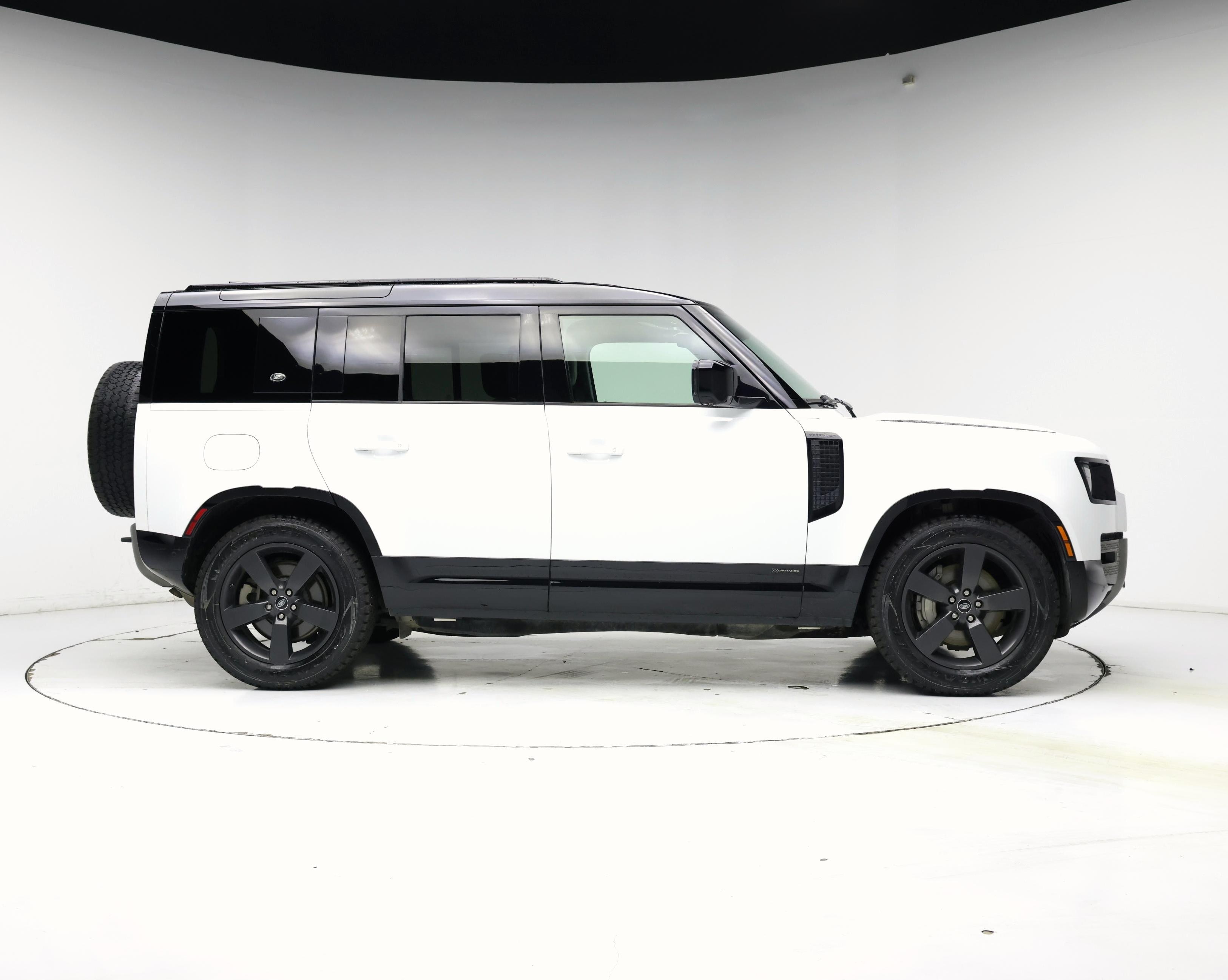 Thumbnail: 2021 Land Rover Defender - 7