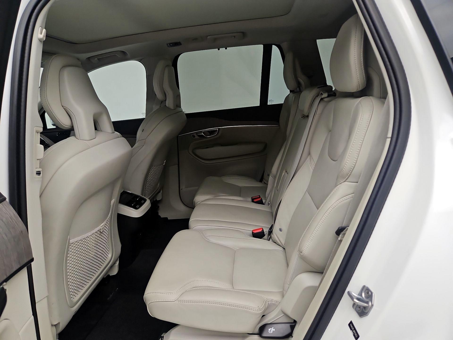 Thumbnail: 2022 Volvo XC90 - 20