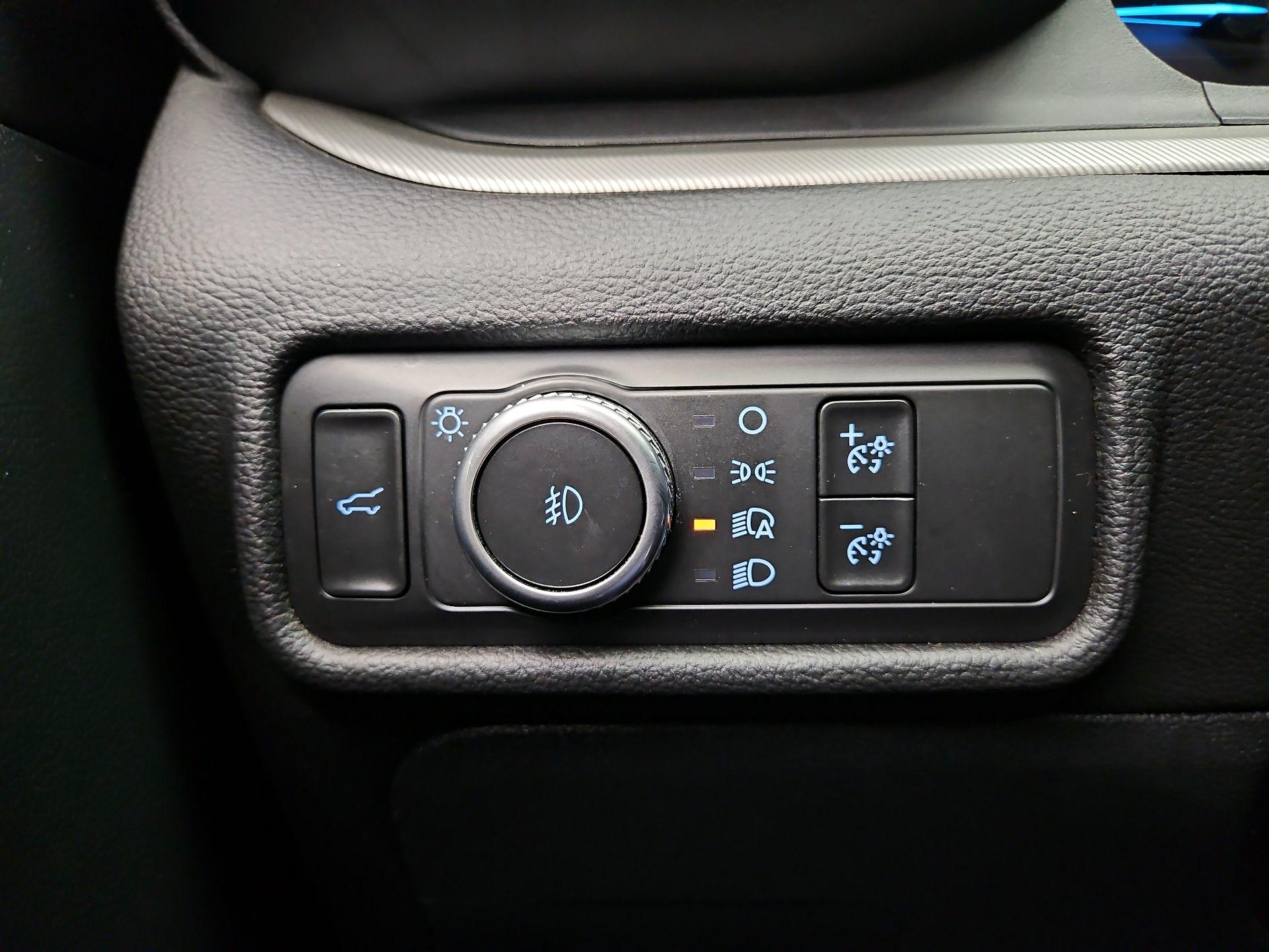 Thumbnail: 2021 Ford Explorer - 13