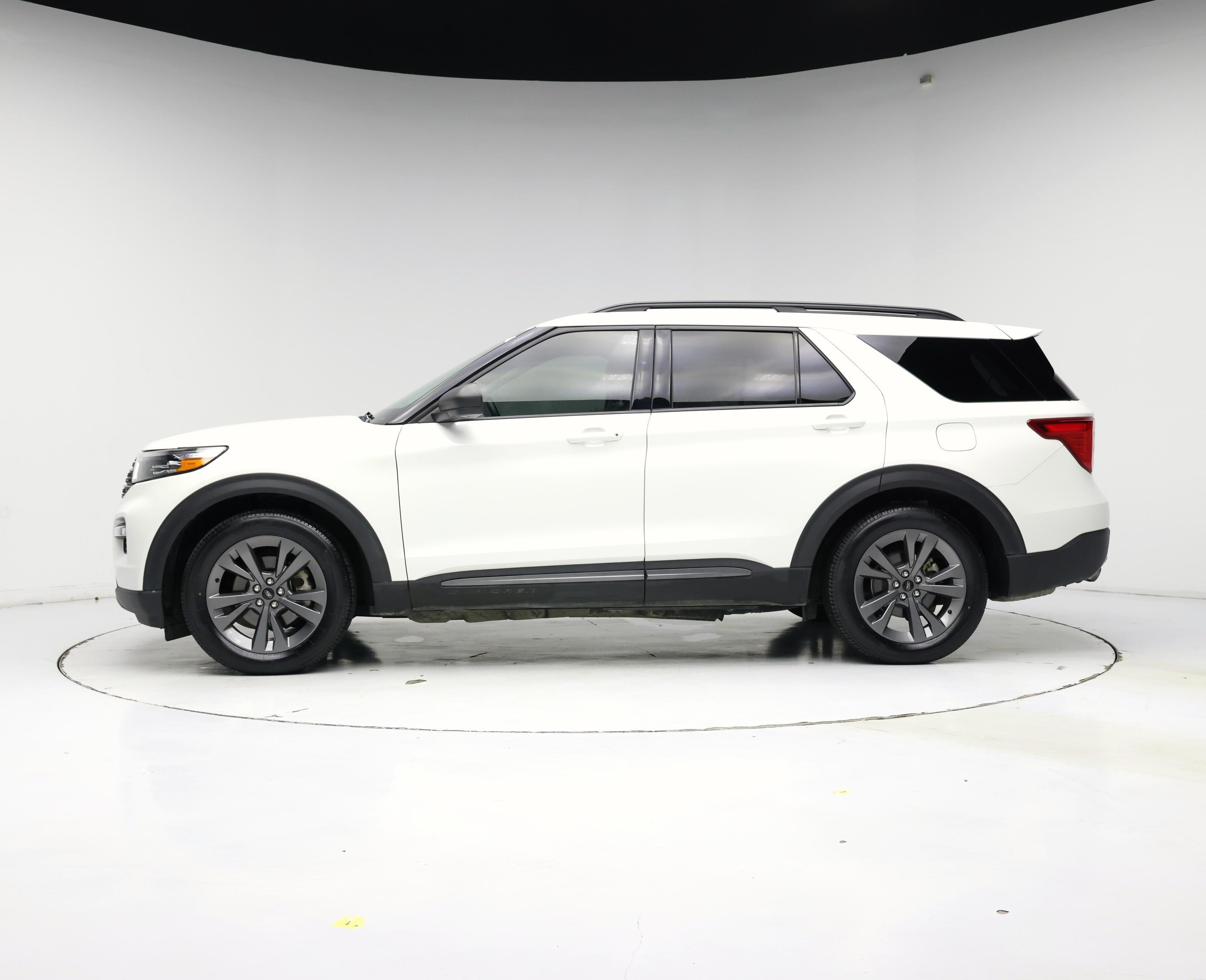Thumbnail: 2021 Ford Explorer - 3