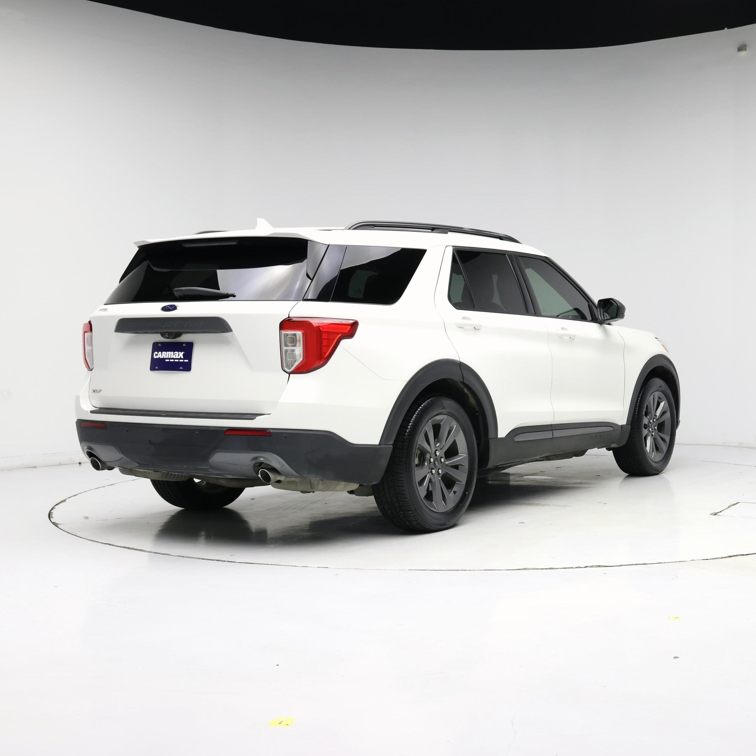 Thumbnail: 2021 Ford Explorer - 8